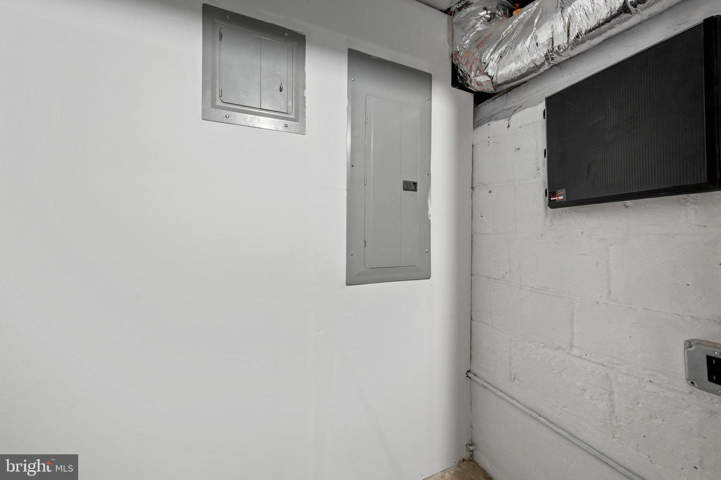 825 S Ivy St Property Photo 25