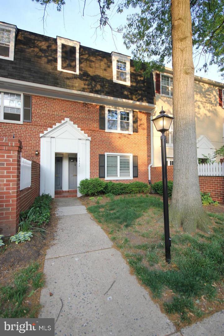 2832 Wakefield St S #c Property Photo 2