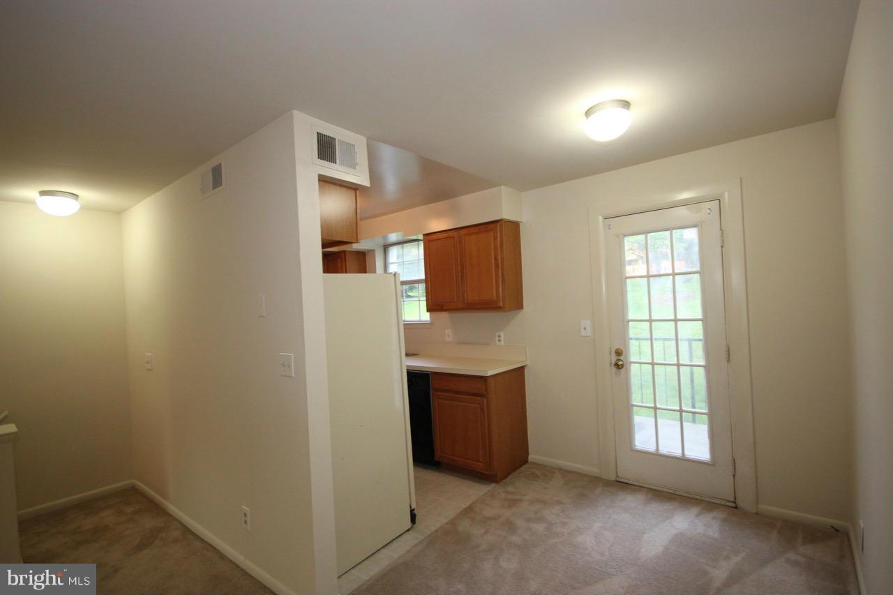 2832 Wakefield St S #c Property Photo 4