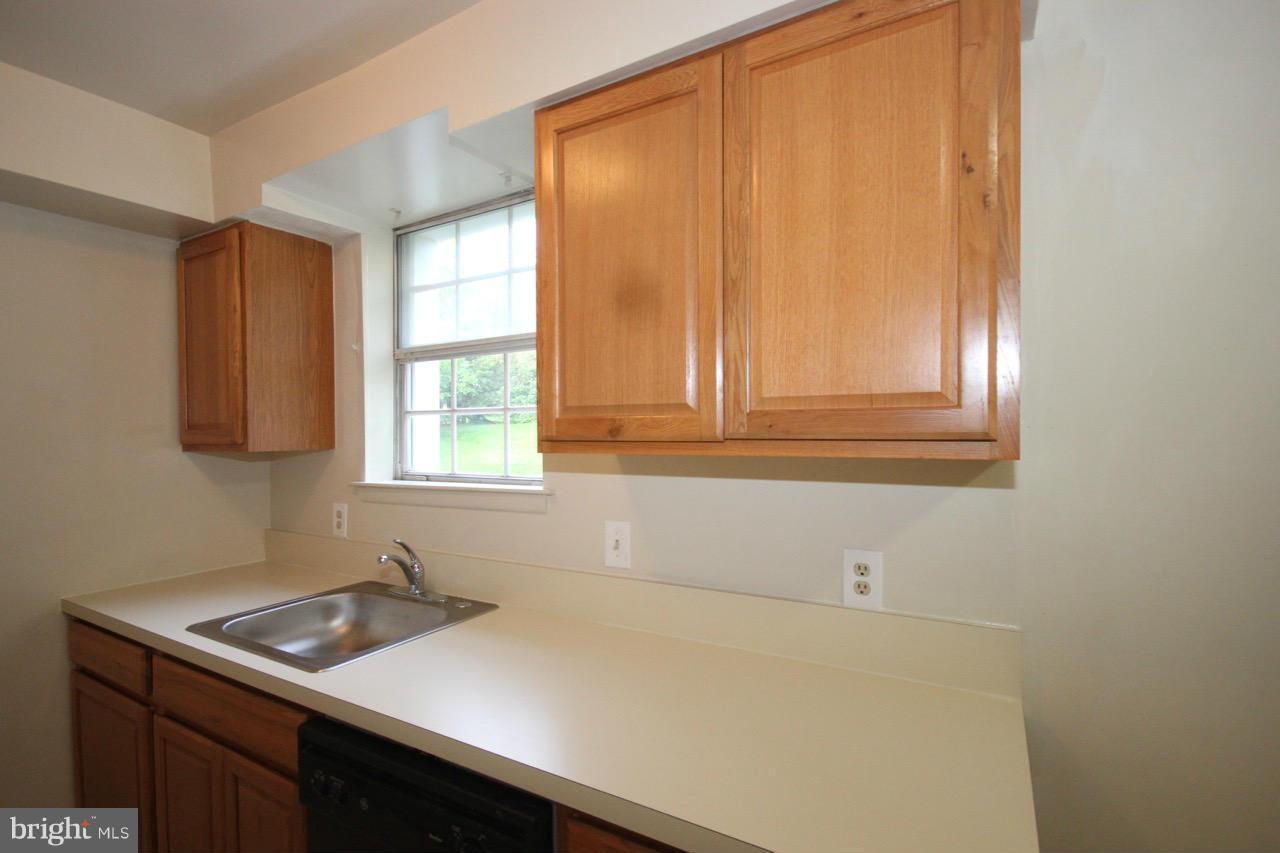 2832 Wakefield St S #c Property Photo 7