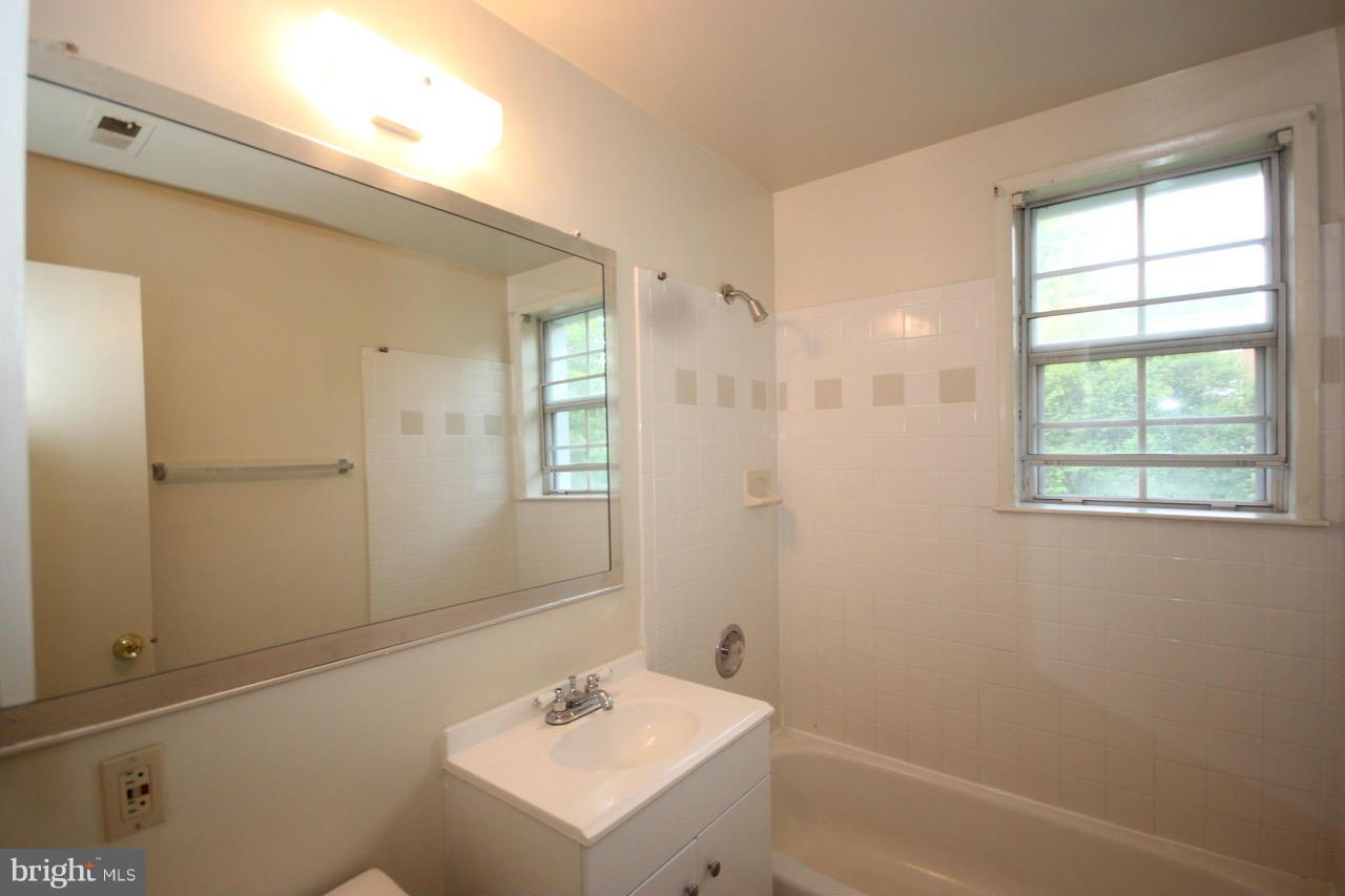 2832 Wakefield St S #c Property Photo 12