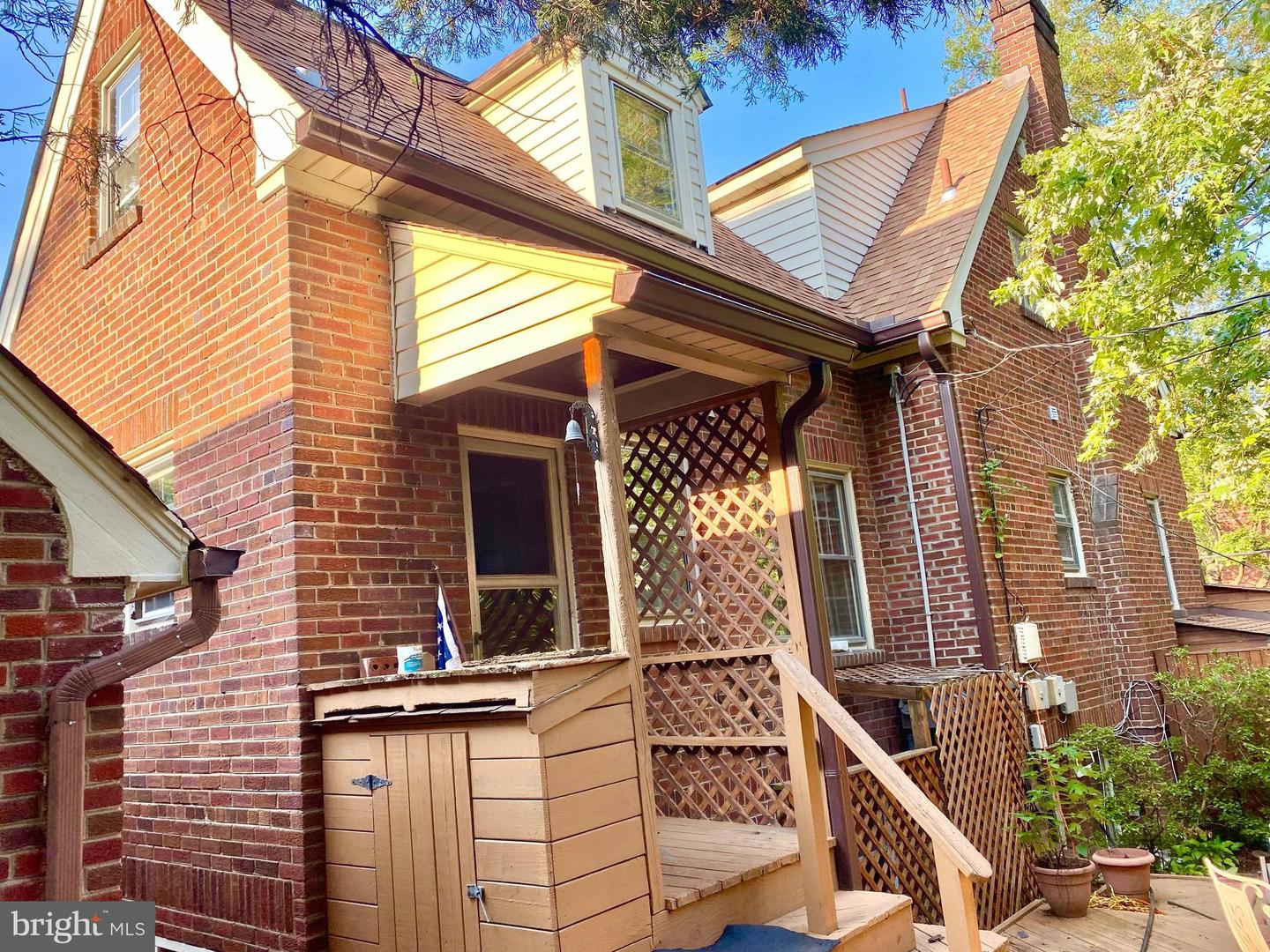 1200 S Cleveland St Property Photo 2