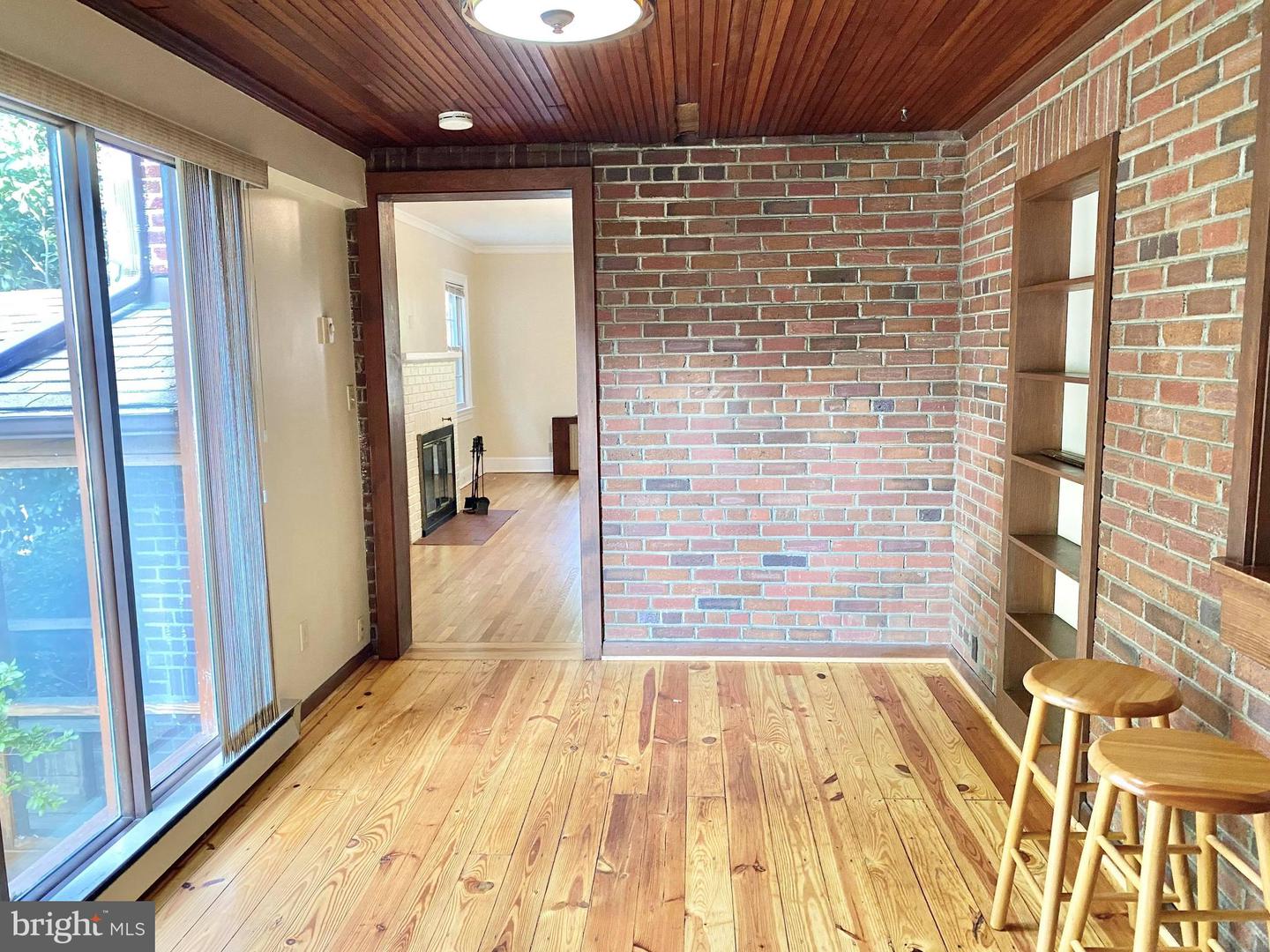 1200 S Cleveland St Property Photo 9