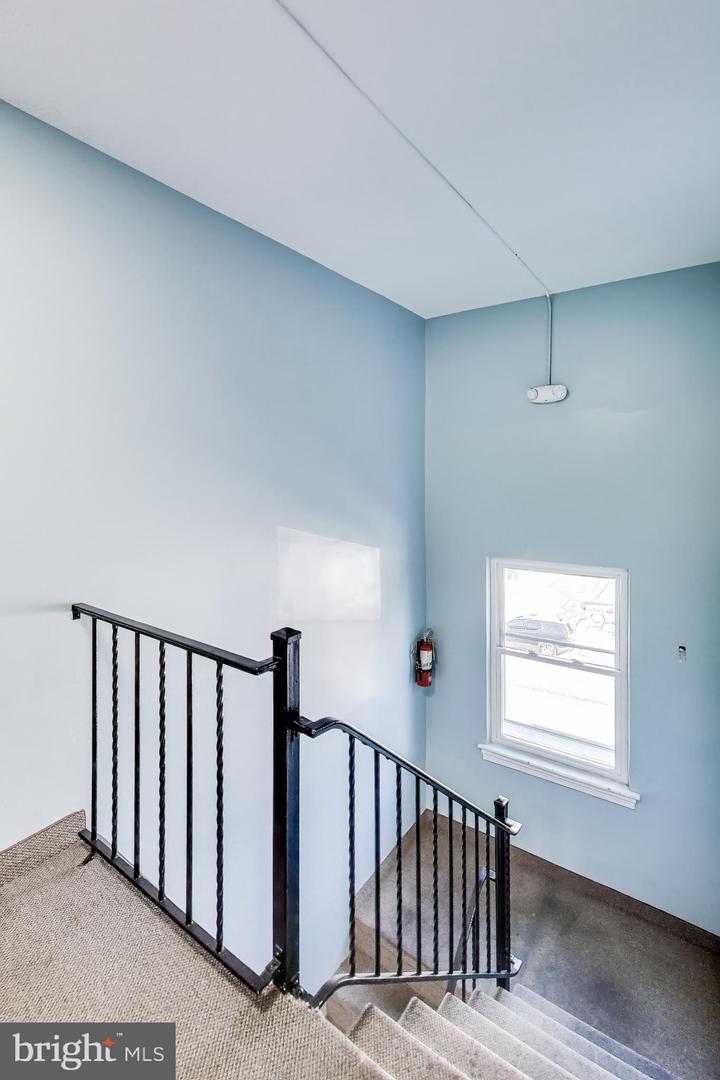 1724 N Quinn St #105 Property Photo 15