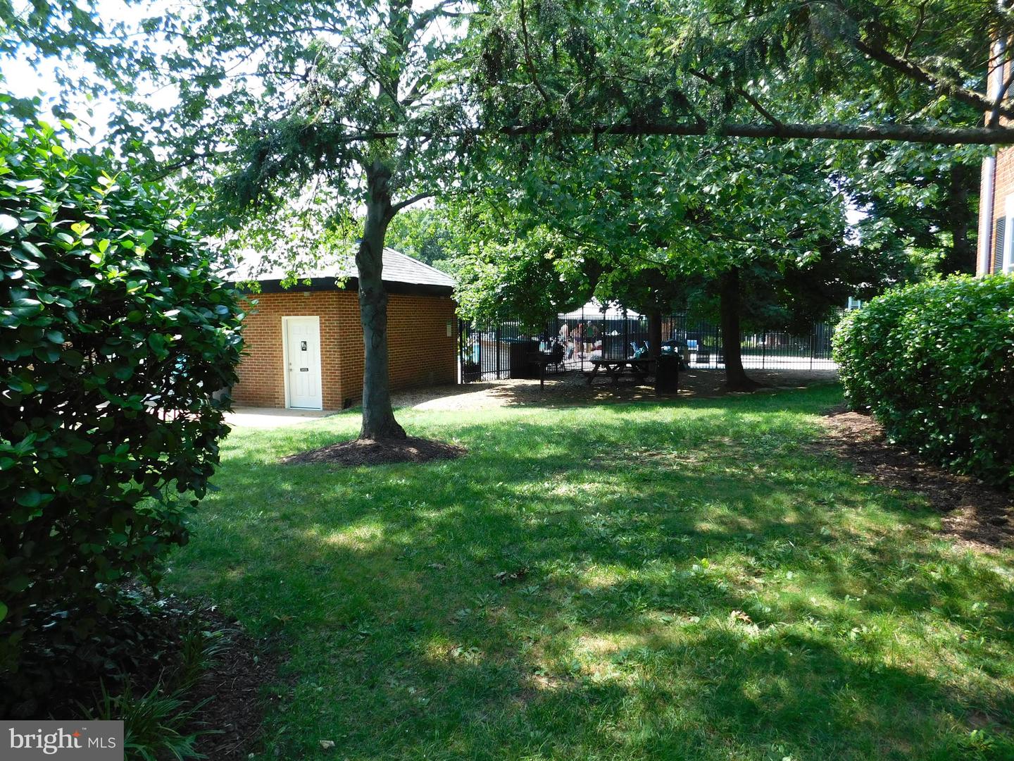 2840 S Buchanan St Property Photo 43
