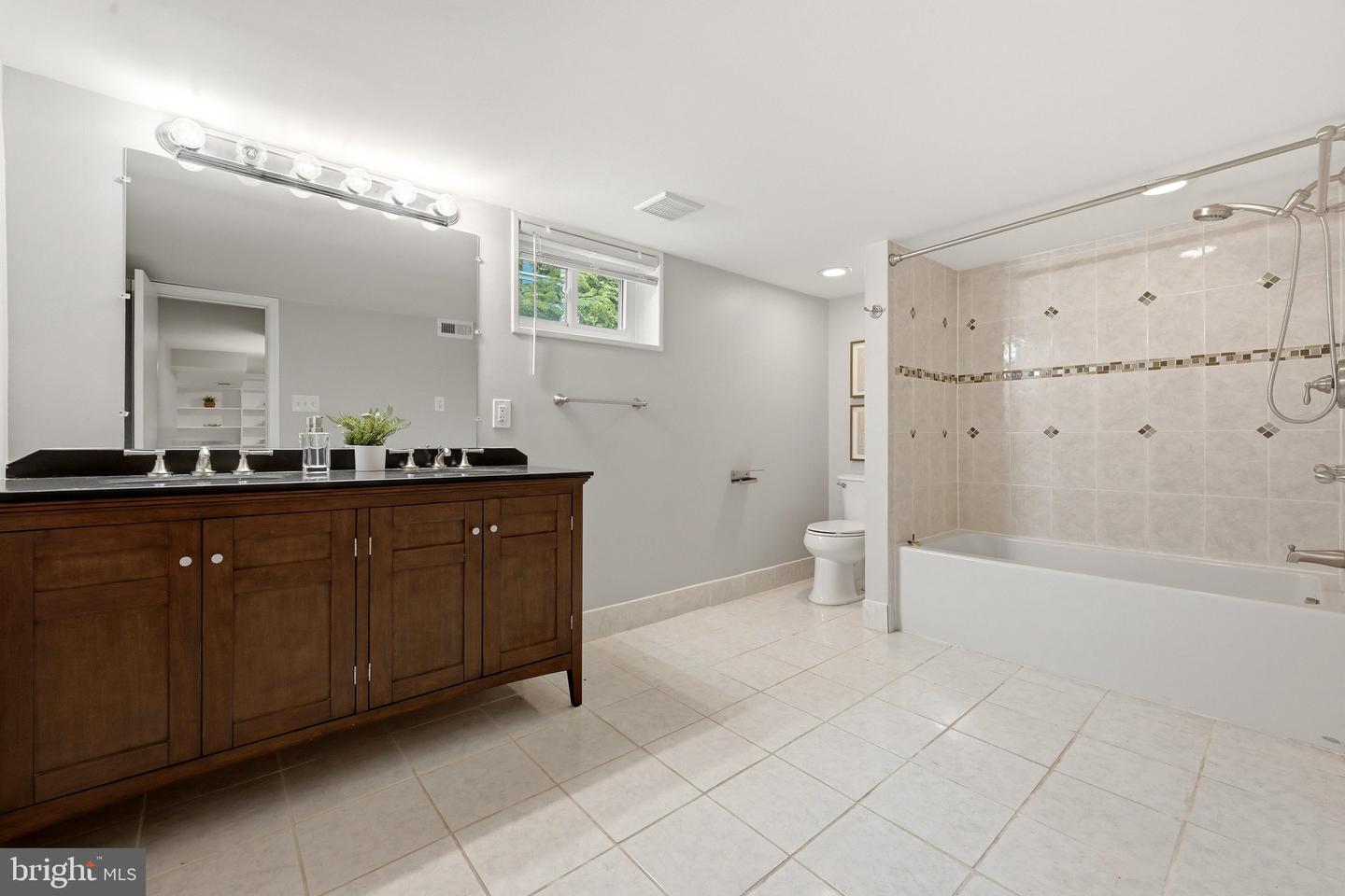 1200 N Roosevelt St Property Photo 7