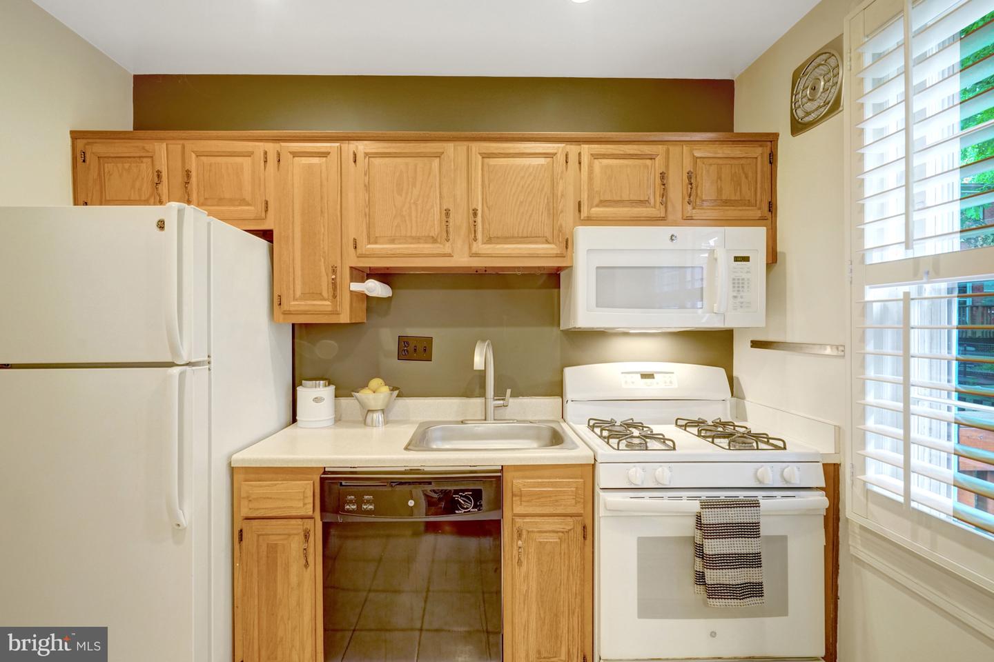 1030 S Barton St #273 Property Photo 8