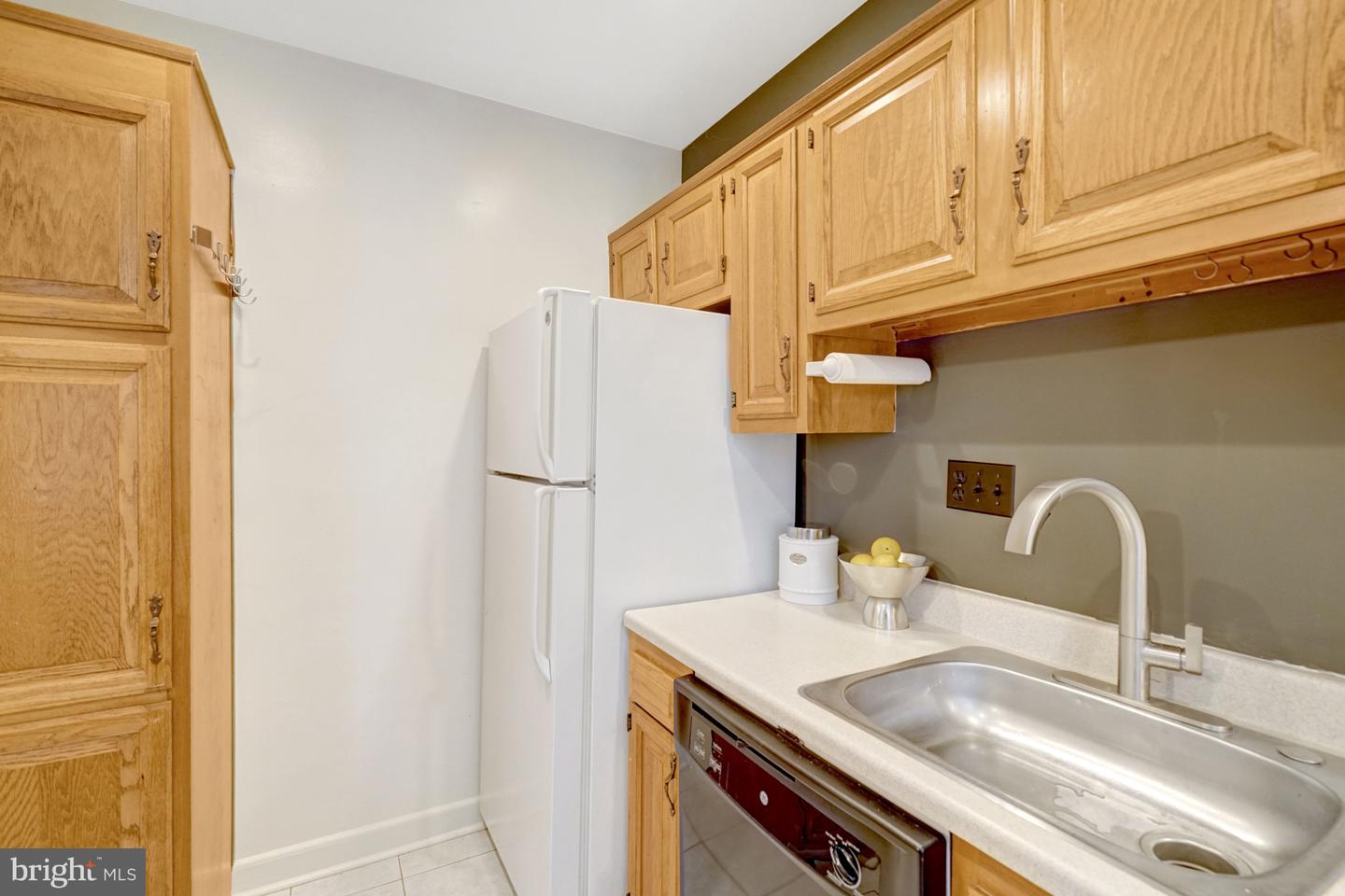 1030 S Barton St #273 Property Photo 10