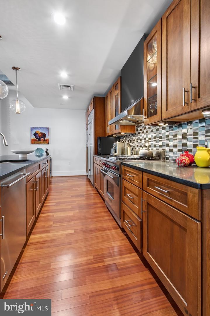 1600 Clarendon Blvd #w107 Property Photo 24