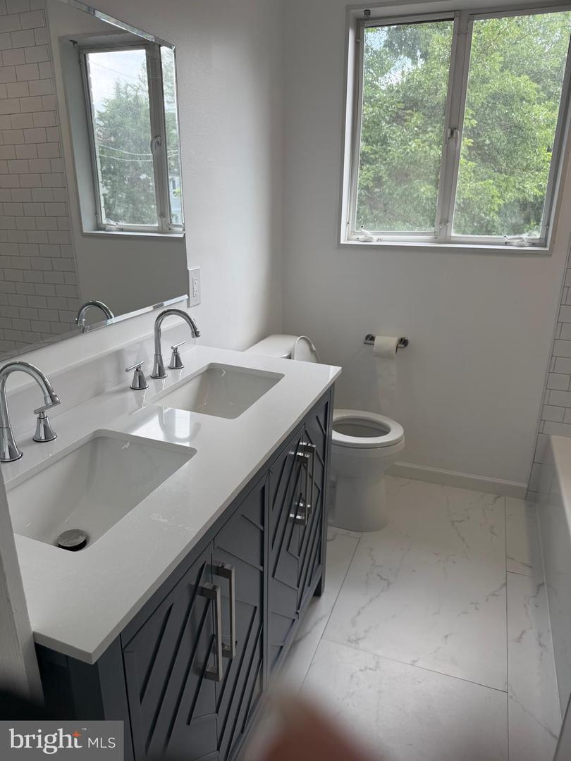 4206 Washington Blvd #2 Property Photo 7