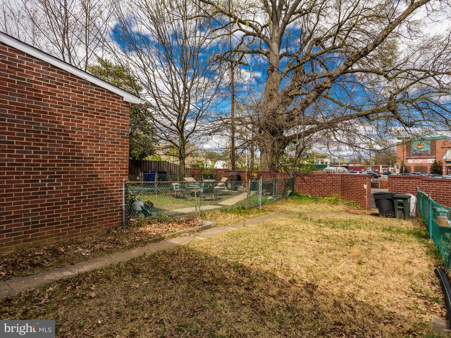 1045 N Monroe St Property Photo 38