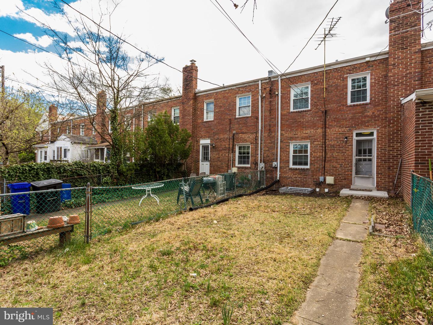 1045 N Monroe St Property Photo 40