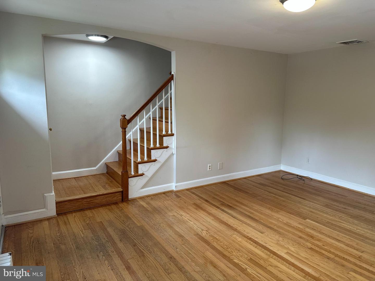 622 N Oakland St Property Photo 2