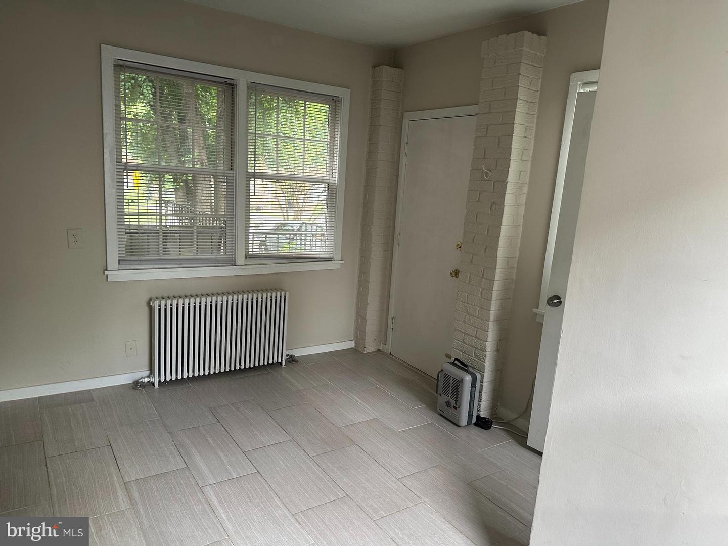 622 N Oakland St Property Photo 11