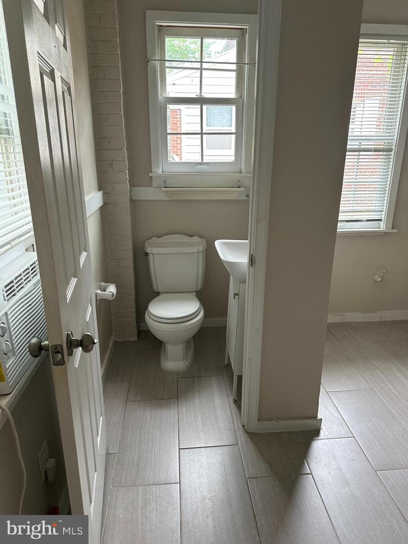 622 N Oakland St Property Photo 12