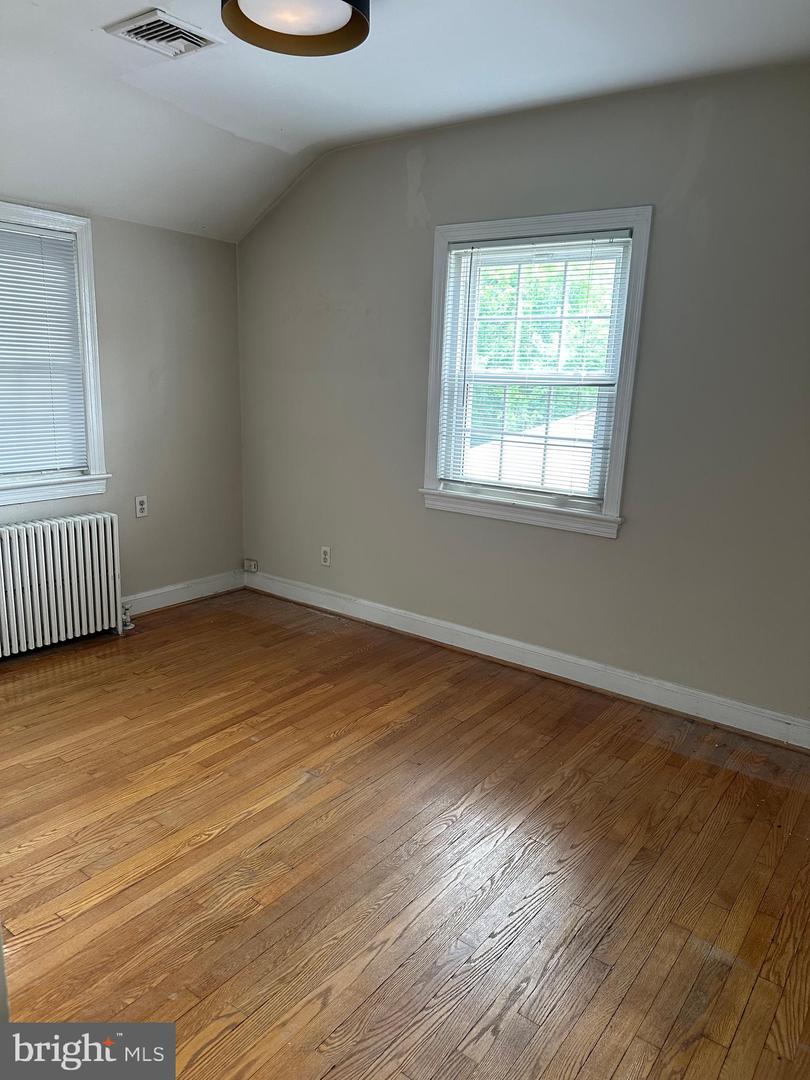 622 N Oakland St Property Photo 18
