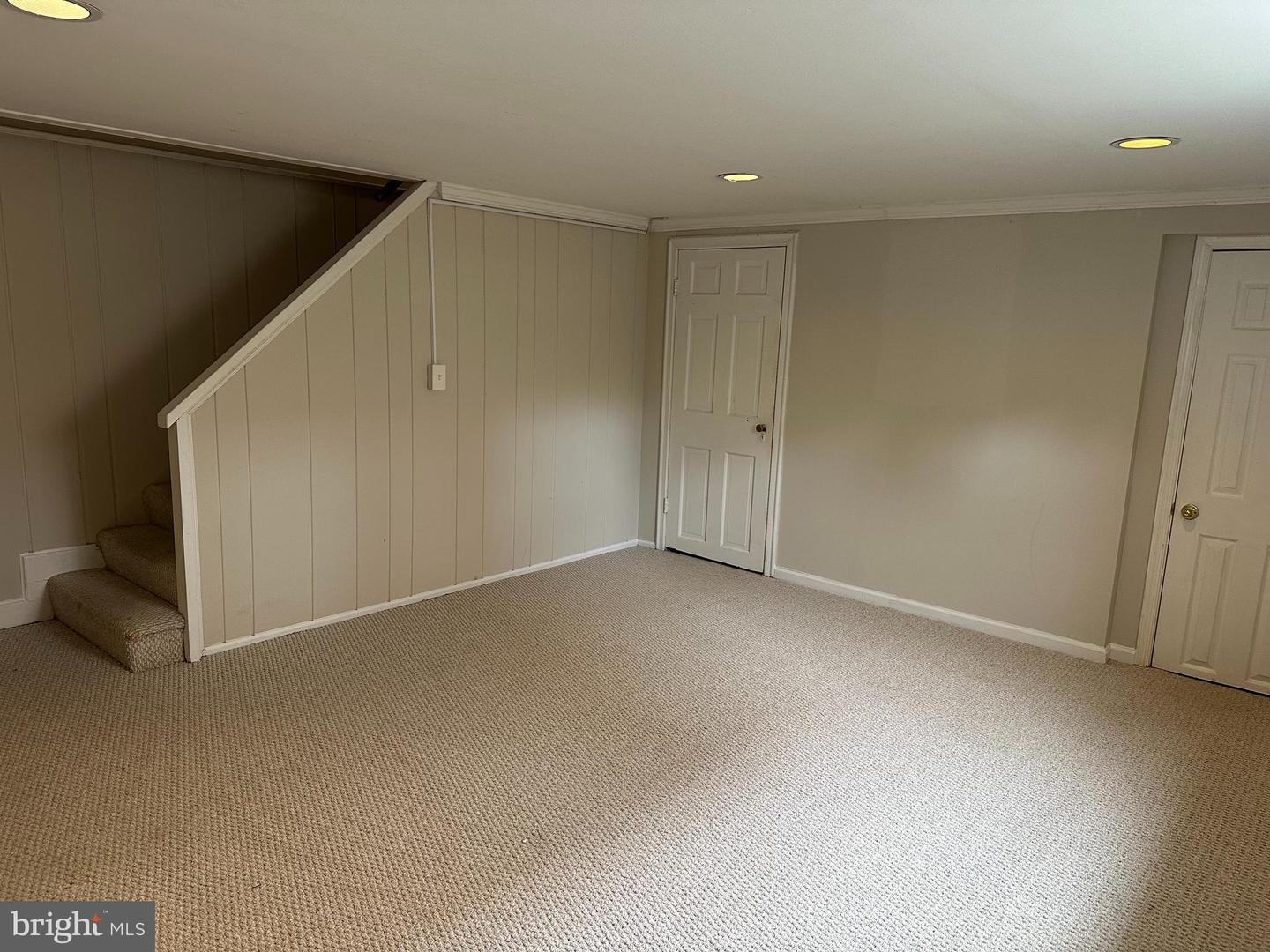 622 N Oakland St Property Photo 23