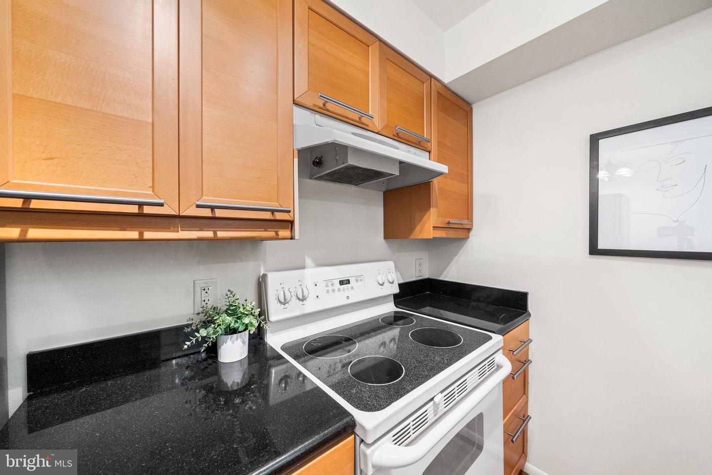 2850-c S Wakefield St #c Property Photo 11