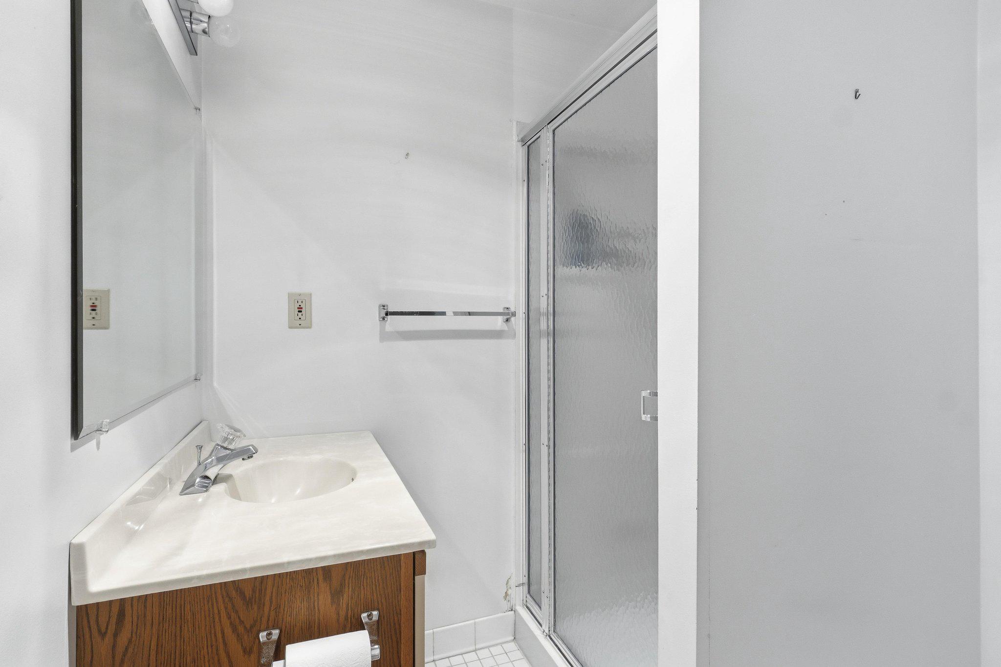 3707 John Marshall Dr Property Photo 11