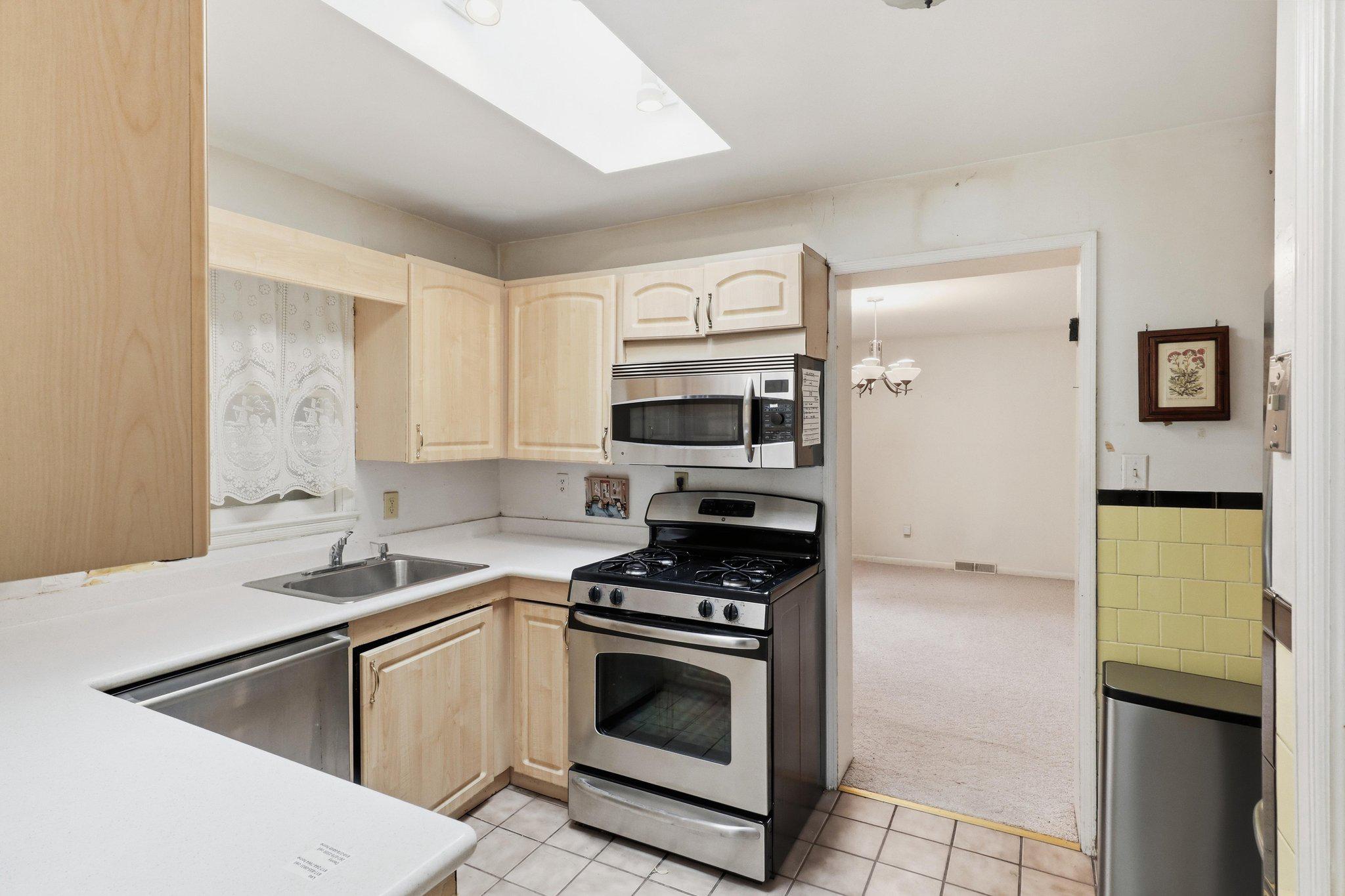 3707 John Marshall Dr Property Photo 17