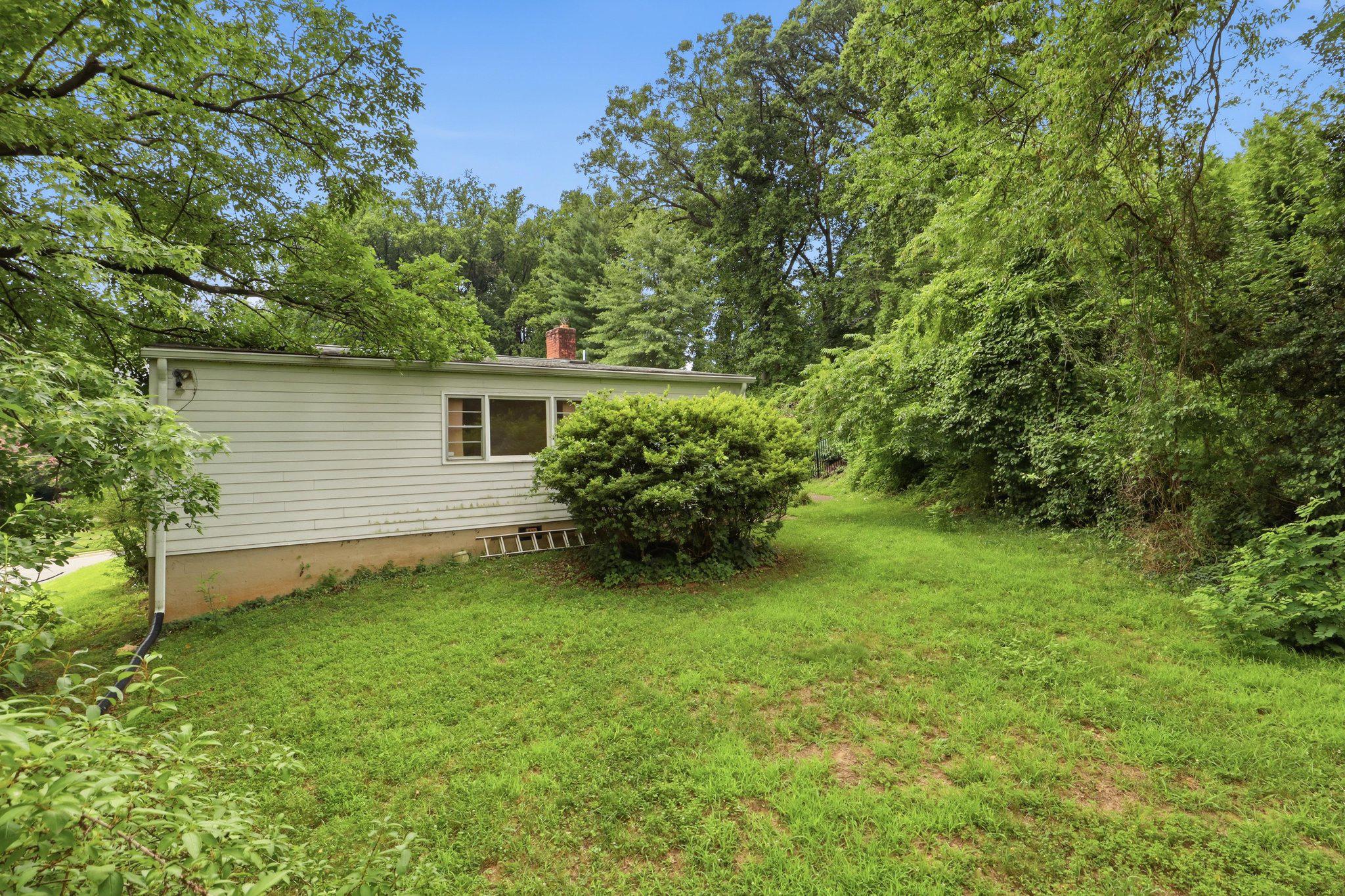 3707 John Marshall Dr Property Photo 33