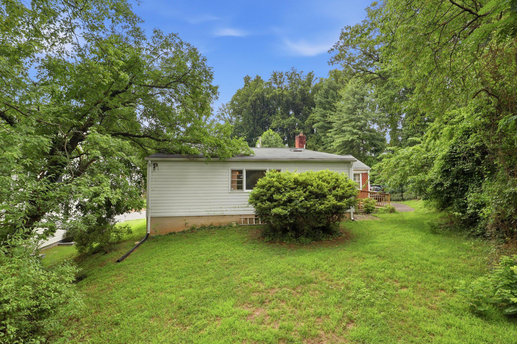 3707 John Marshall Dr Property Photo 34
