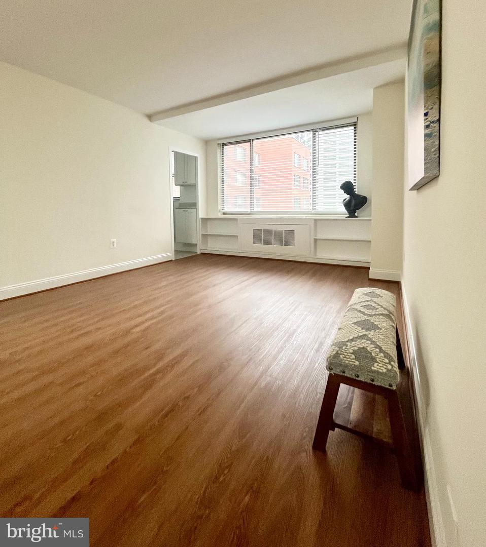 1121 Arlington Blvd #722 Property Photo 1