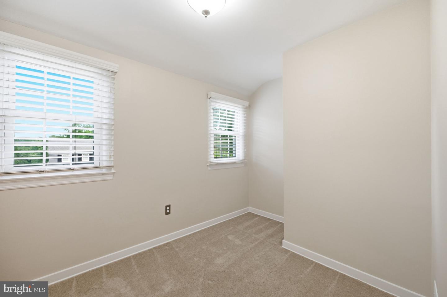 1016 N Larrimore St Property Photo 19