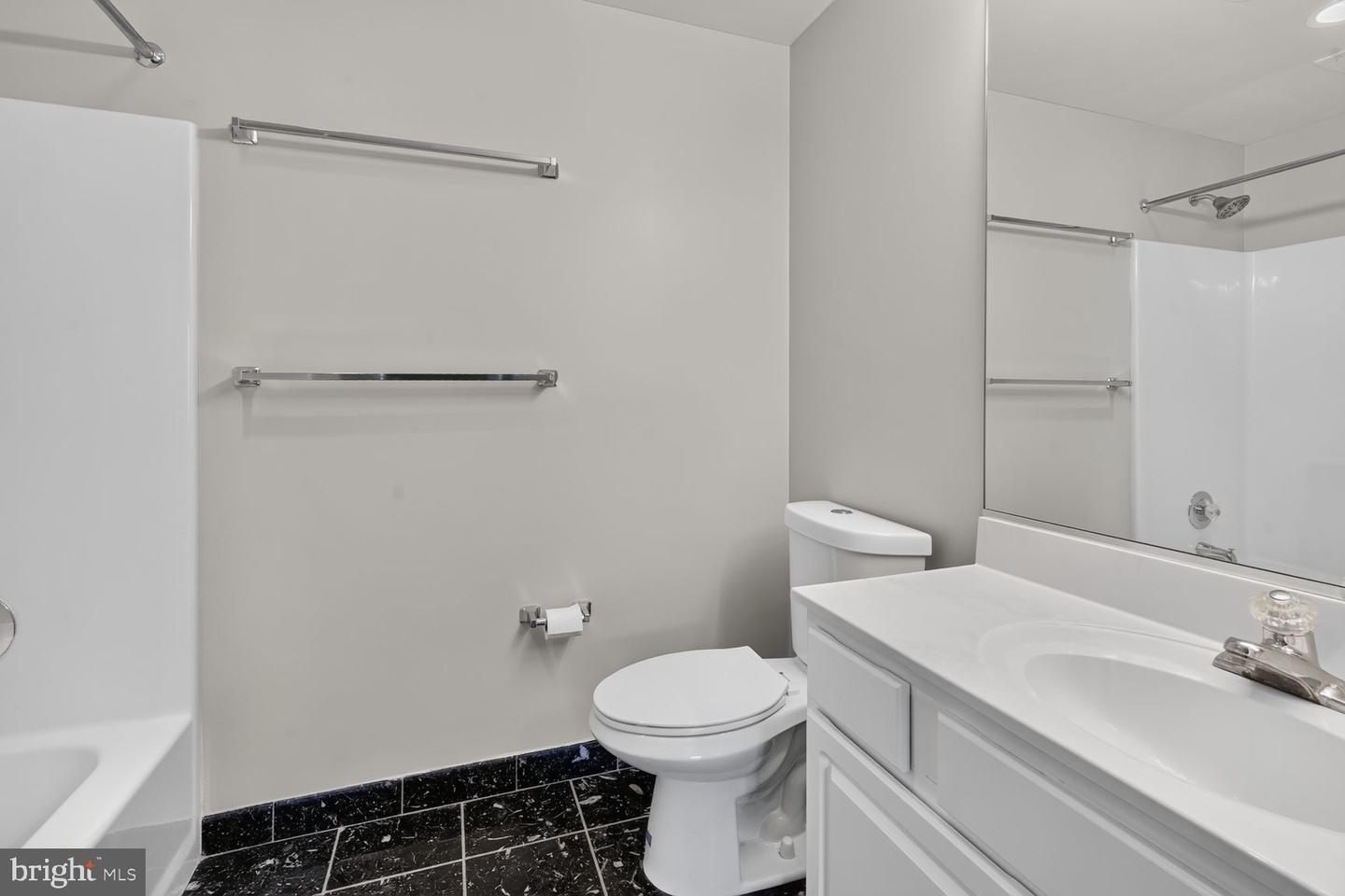 901 N Monroe St #402 Property Photo 13