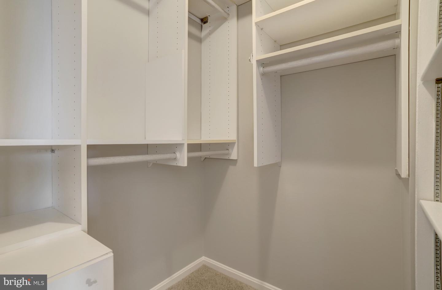 1301 N Courthouse Rd #1805 Property Photo 27