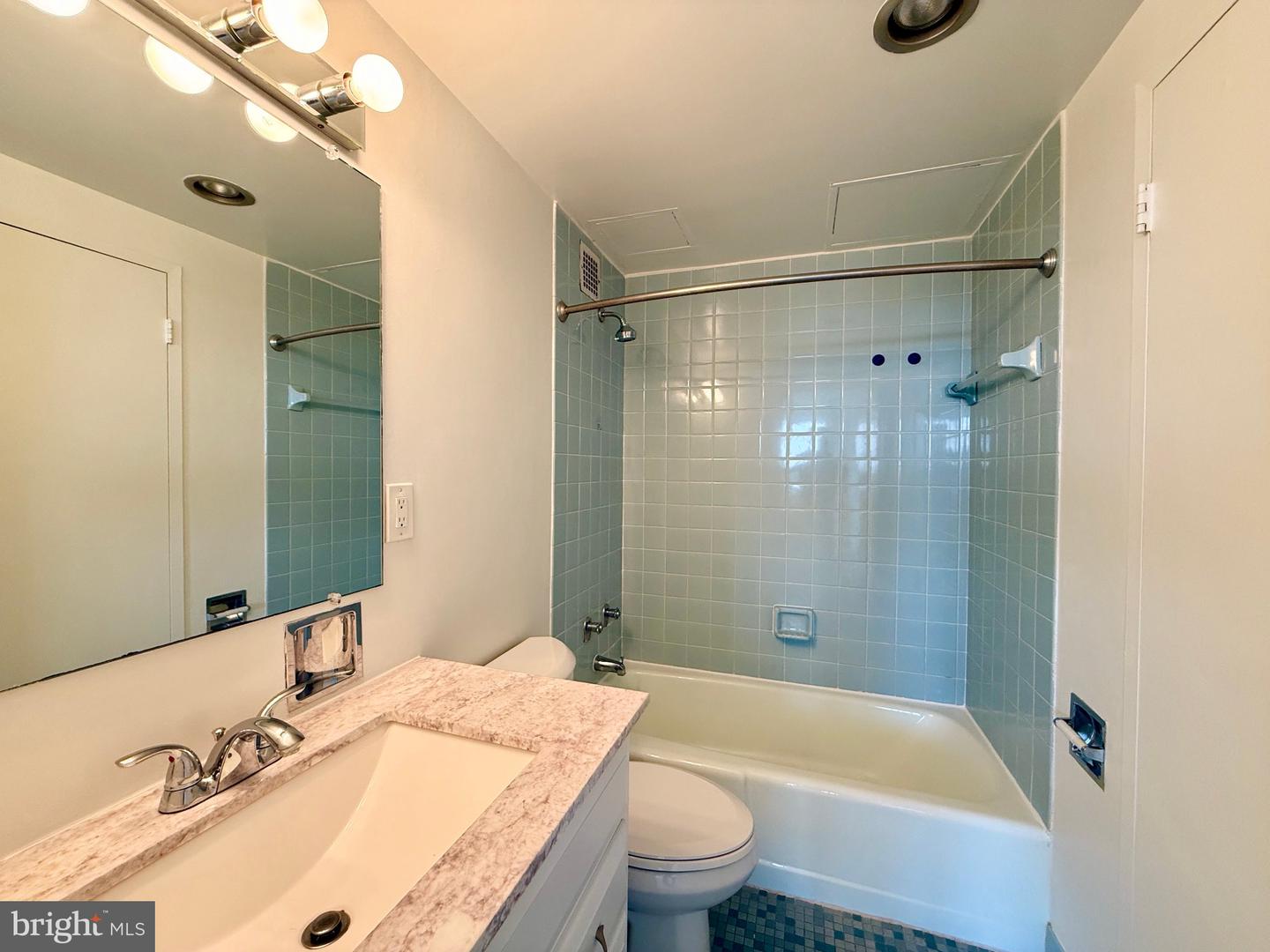 4141 N Henderson Rd #1206 Property Photo 27