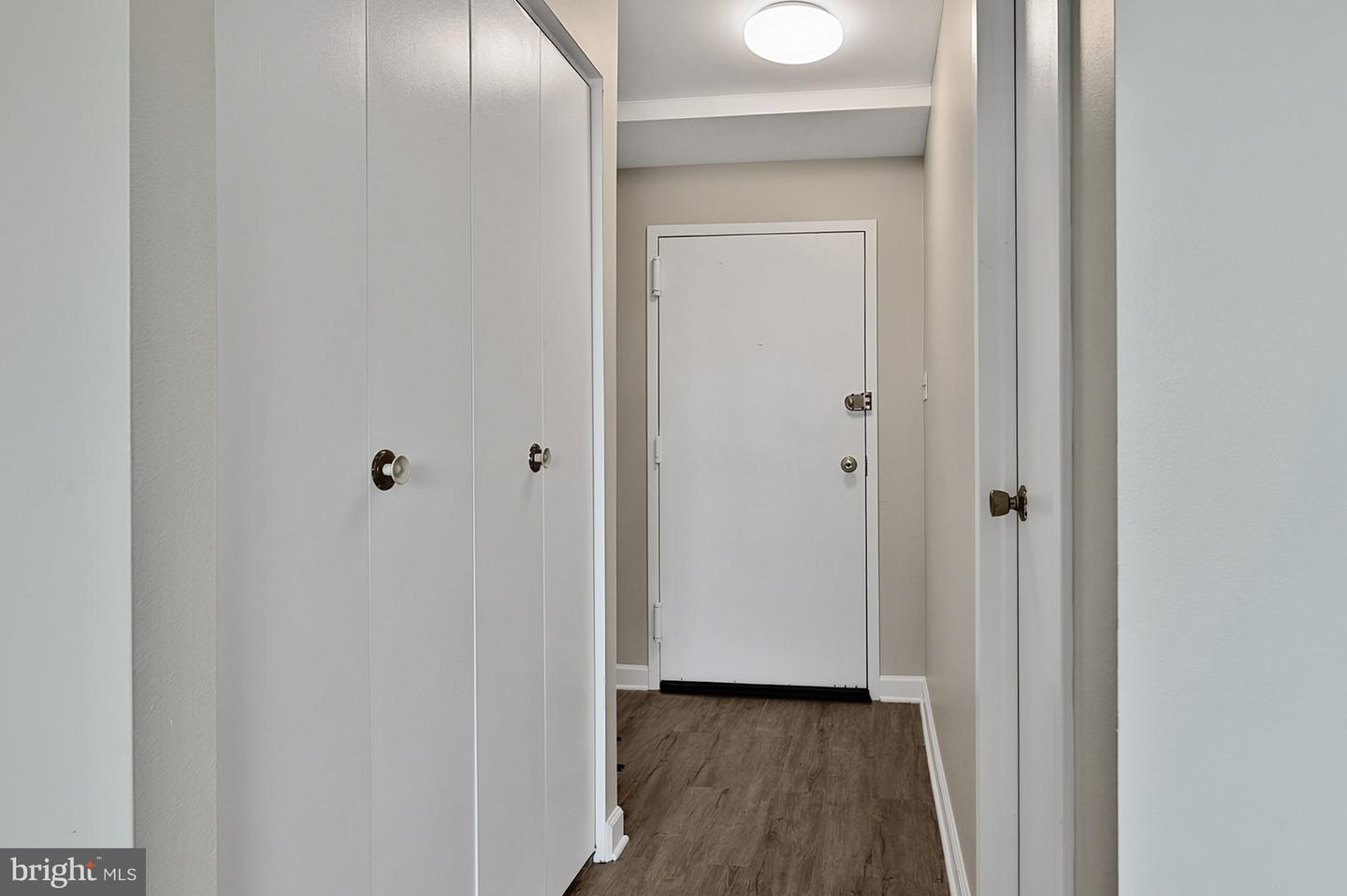 1011 Arlington Blvd #228 Property Photo 3