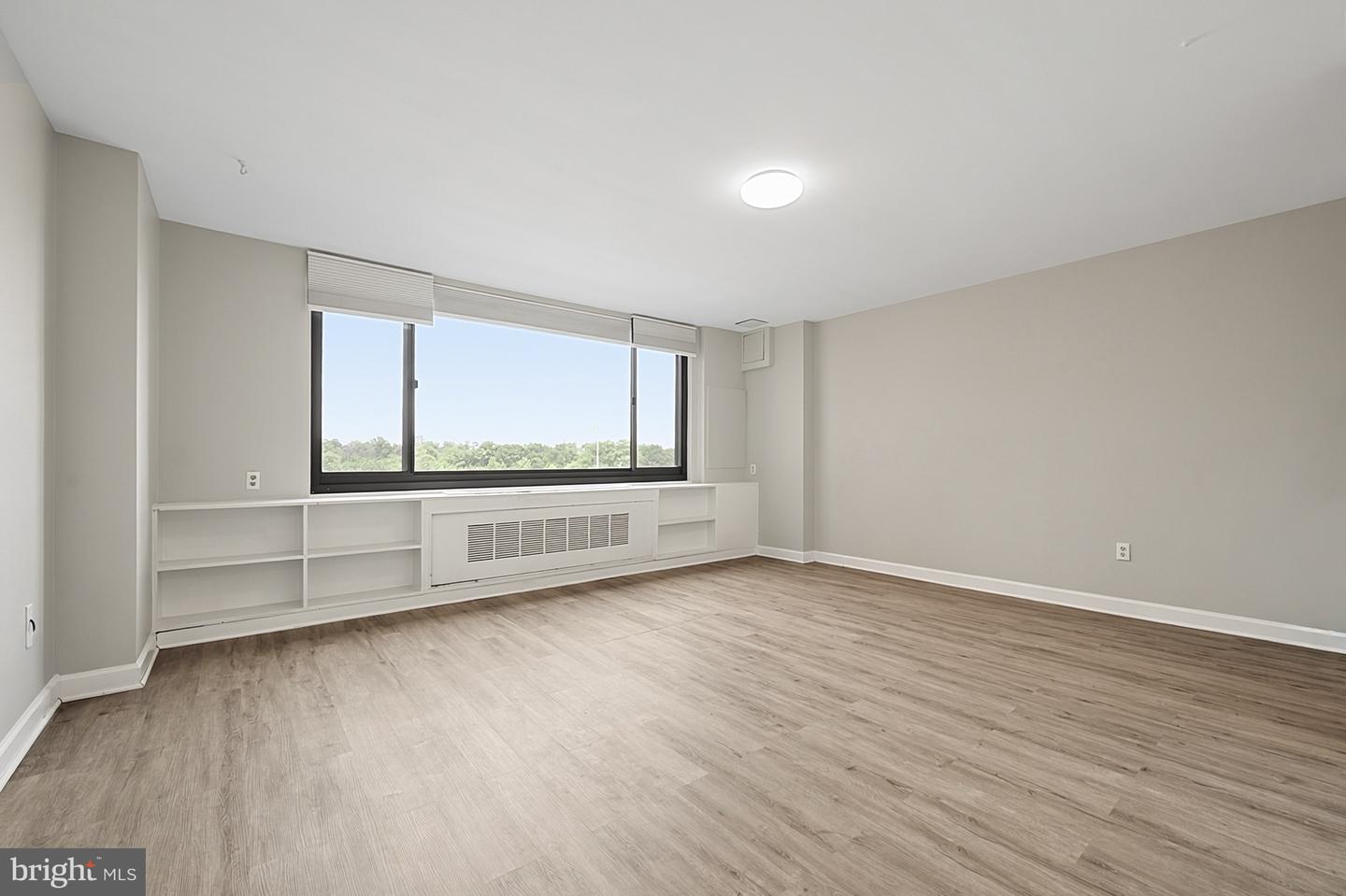 1011 Arlington Blvd #228 Property Photo 5