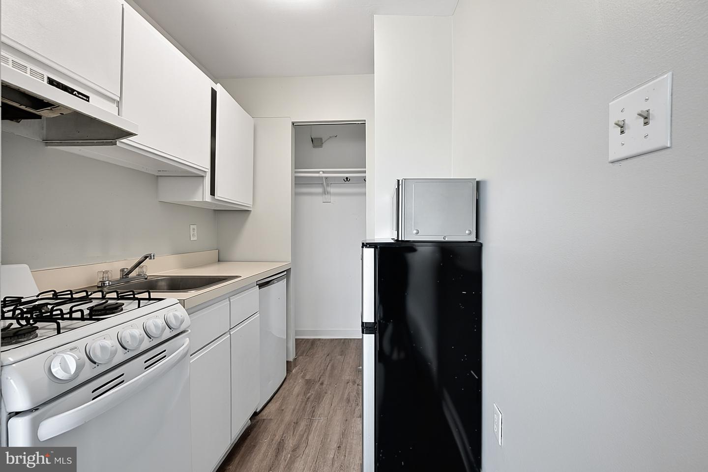 1011 Arlington Blvd #228 Property Photo 12