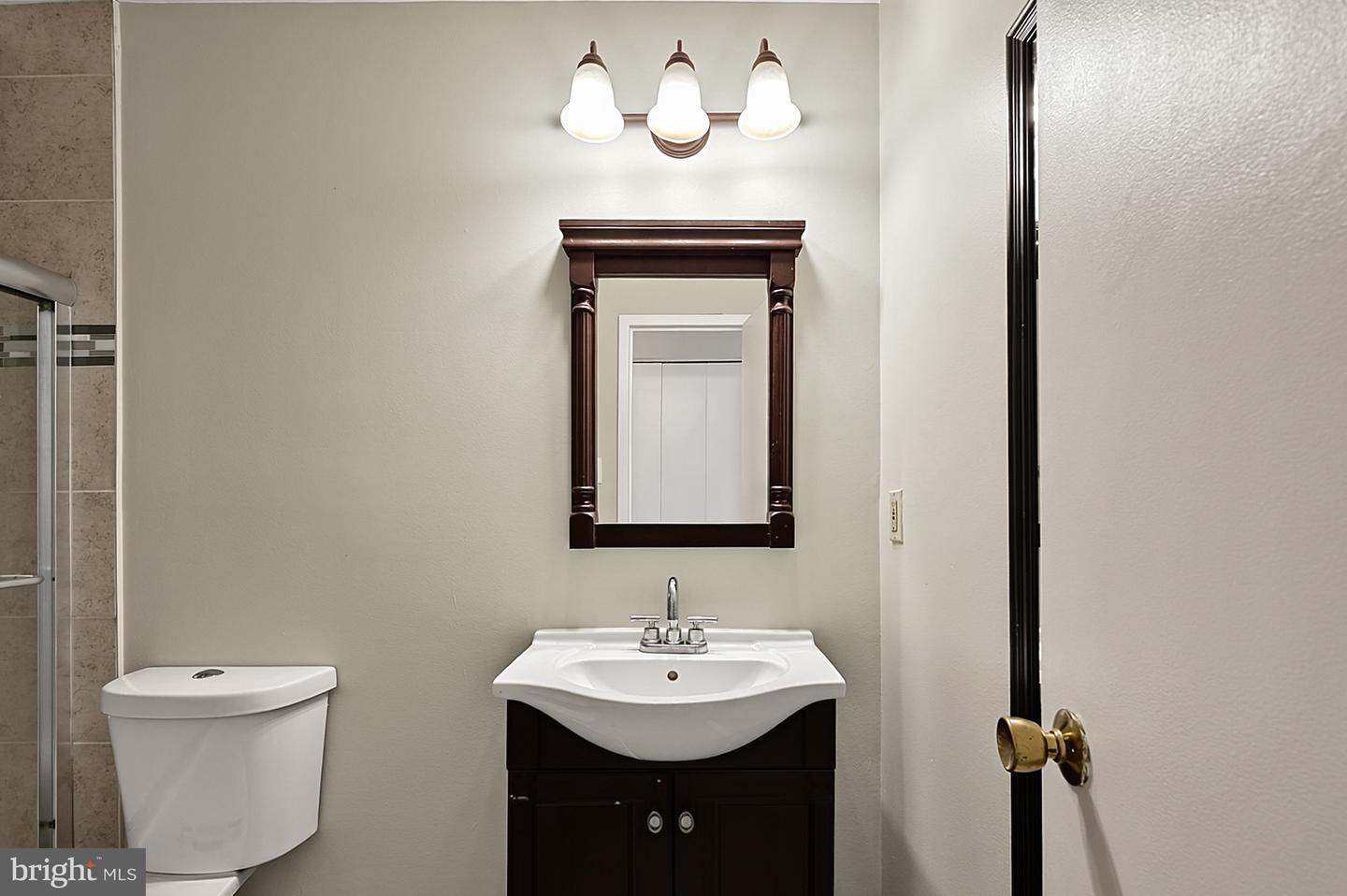 1011 Arlington Blvd #228 Property Photo 13