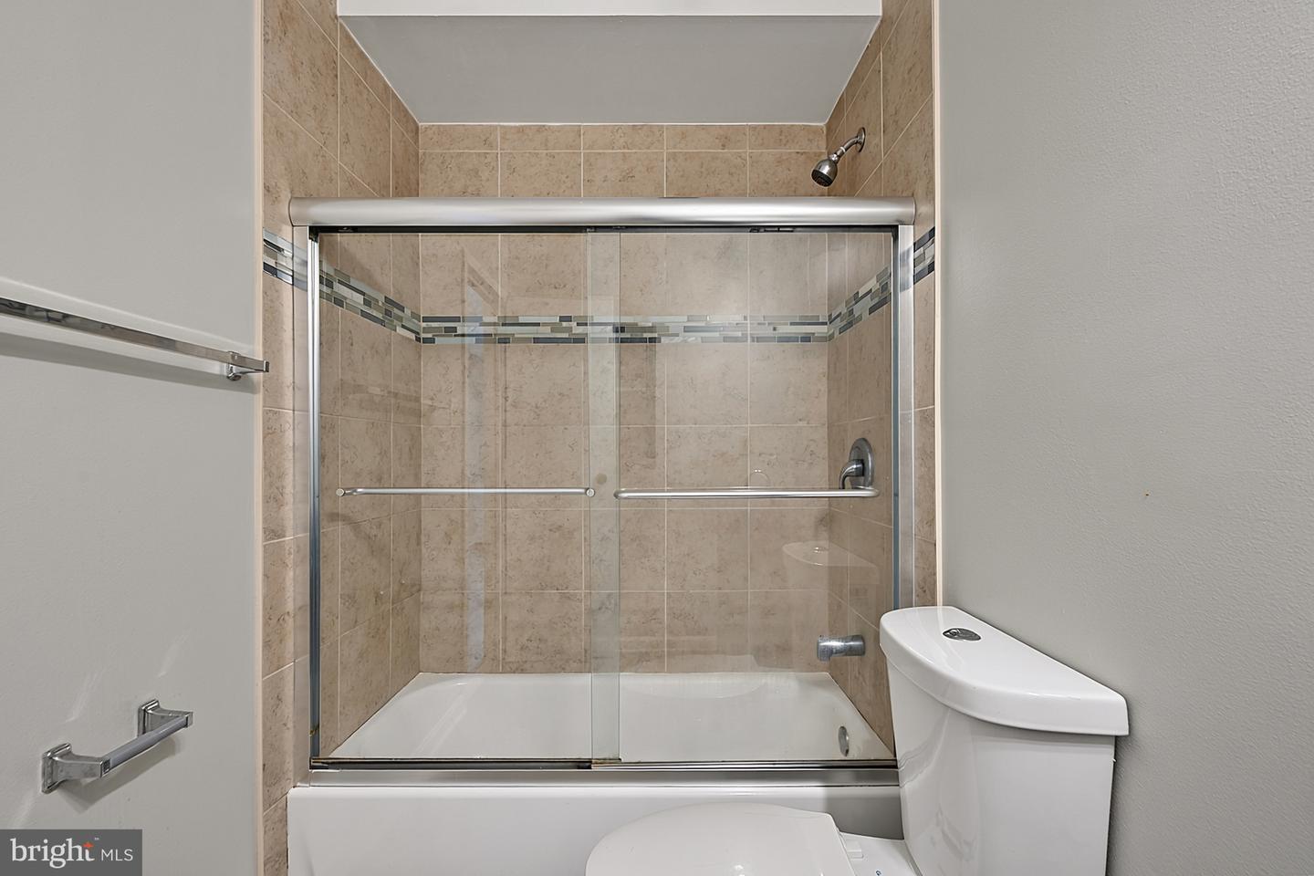1011 Arlington Blvd #228 Property Photo 14