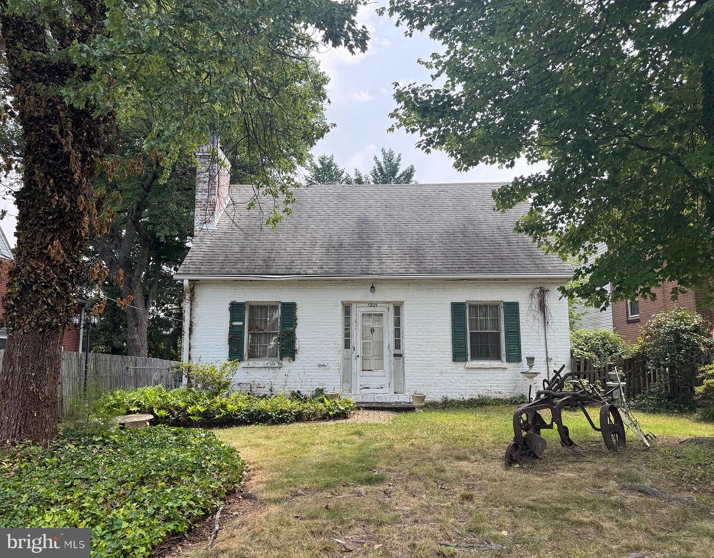 1205 N Columbus St Property Photo 1