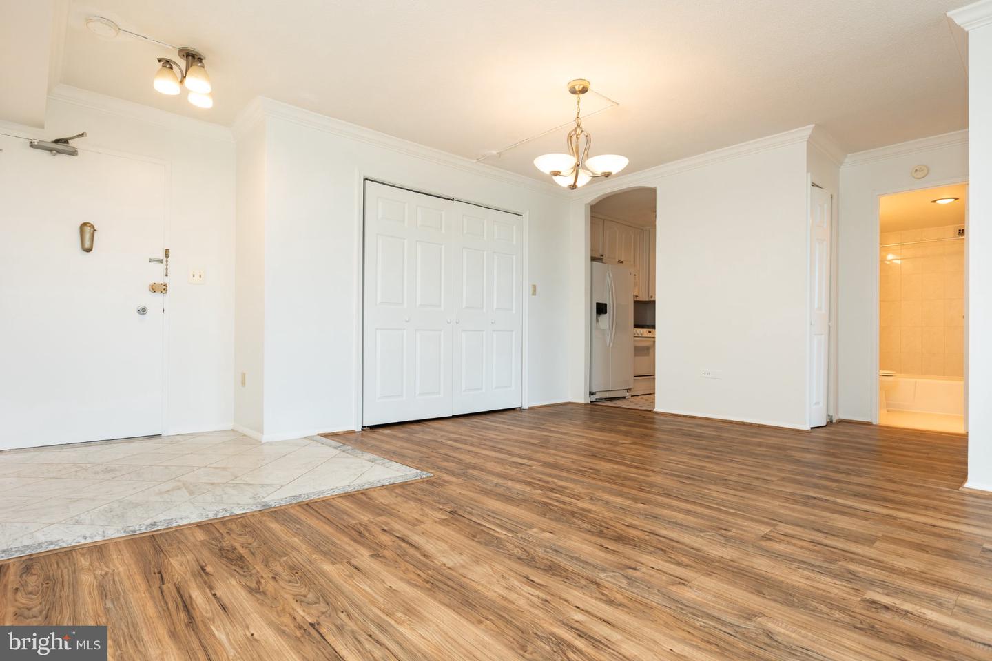 4600 S Four Mile Run Dr #1207 Property Photo 2