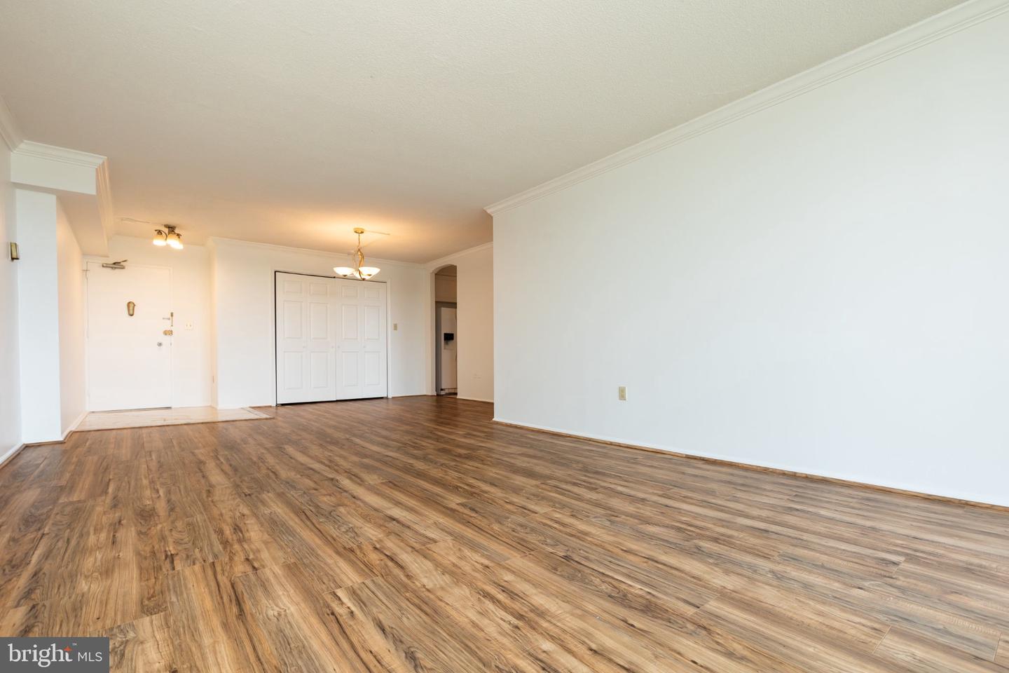 4600 S Four Mile Run Dr #1207 Property Photo 6