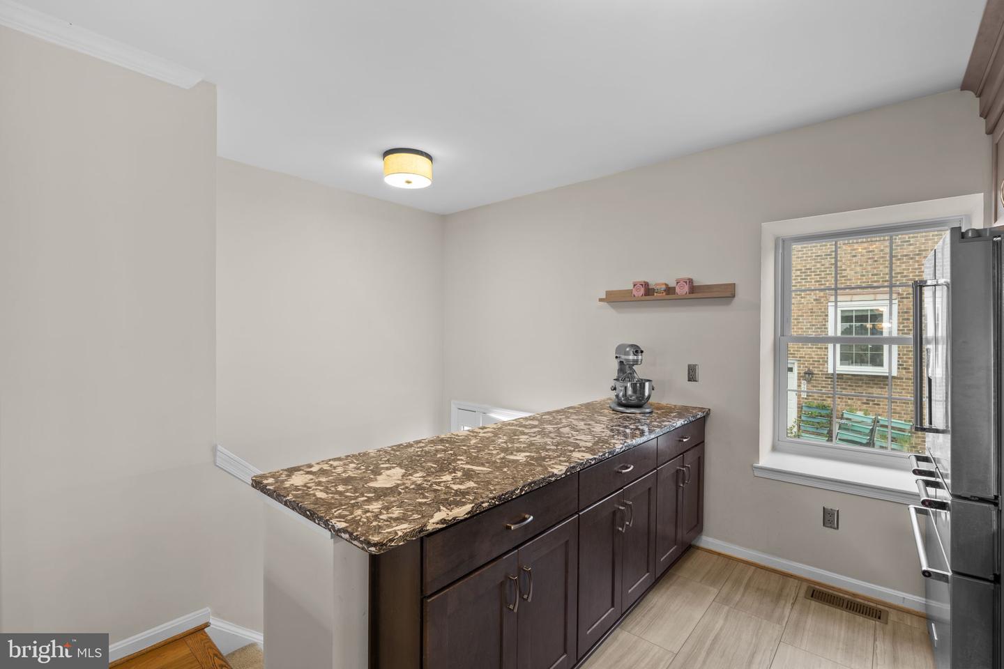 938 S Rolfe St Property Photo 10