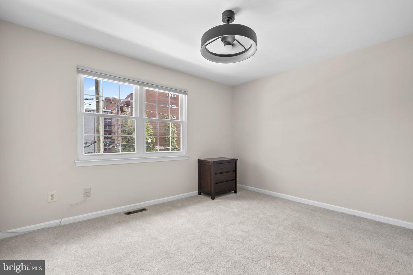 938 S Rolfe St Property Photo 31