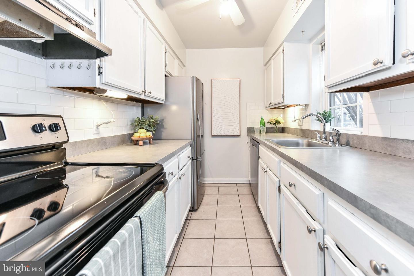3279 S Stafford St #b2 Property Photo 13