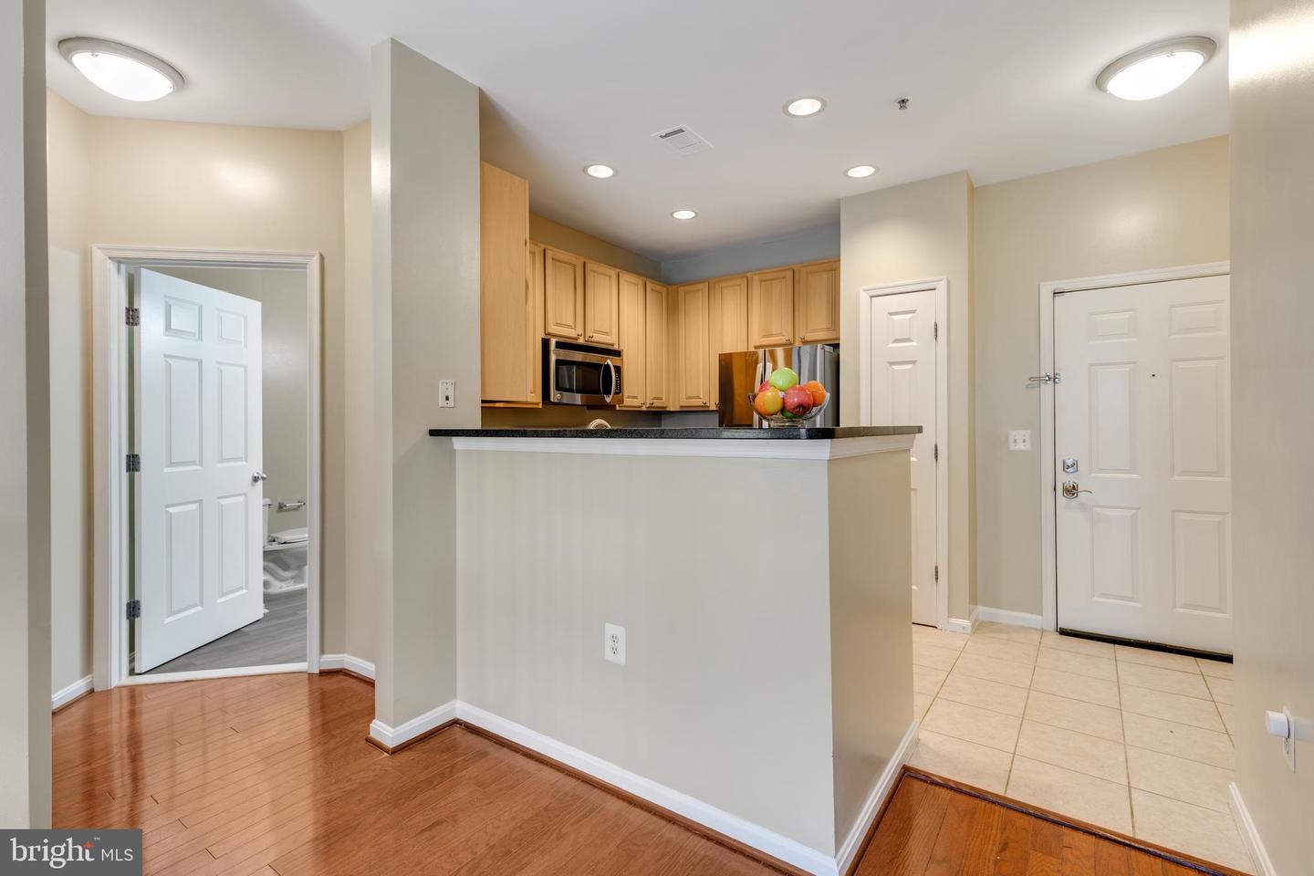 2465 Army Navy Dr #104 Property Photo 4