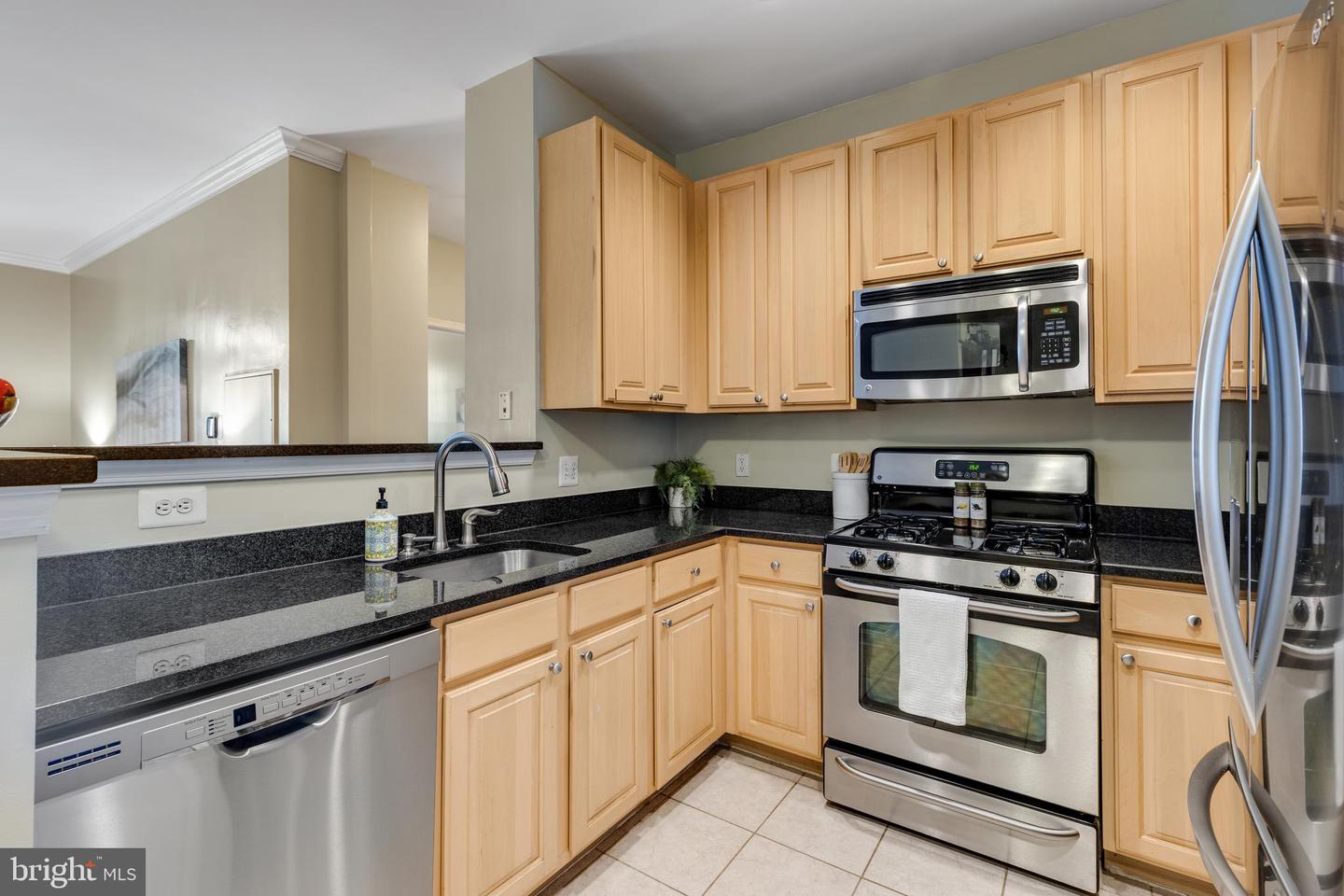 2465 Army Navy Dr #104 Property Photo 7