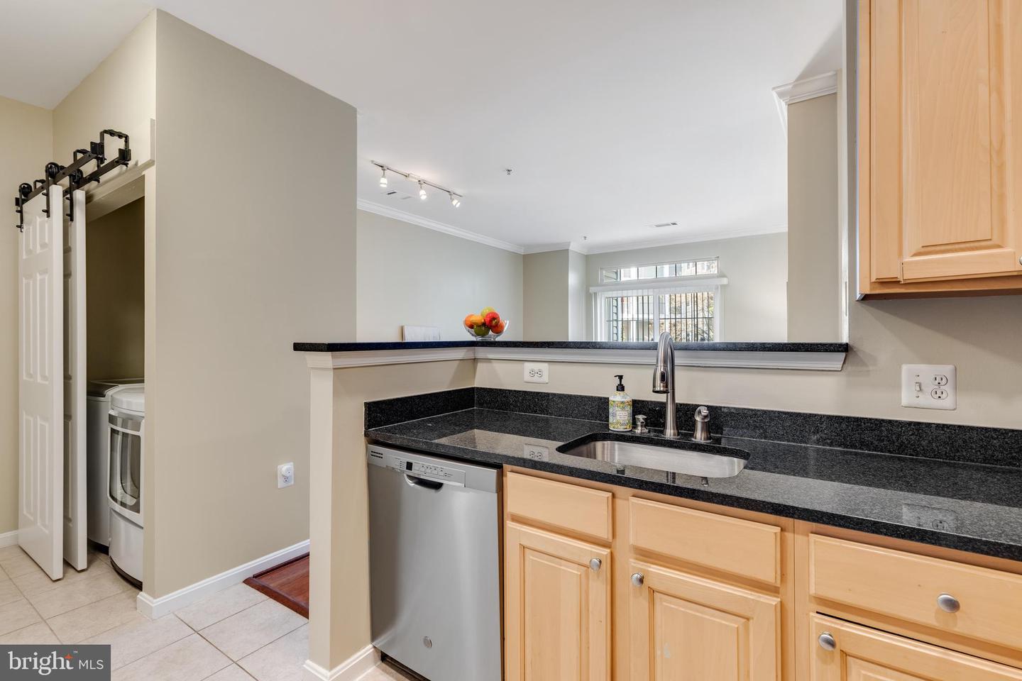 2465 Army Navy Dr #104 Property Photo 8