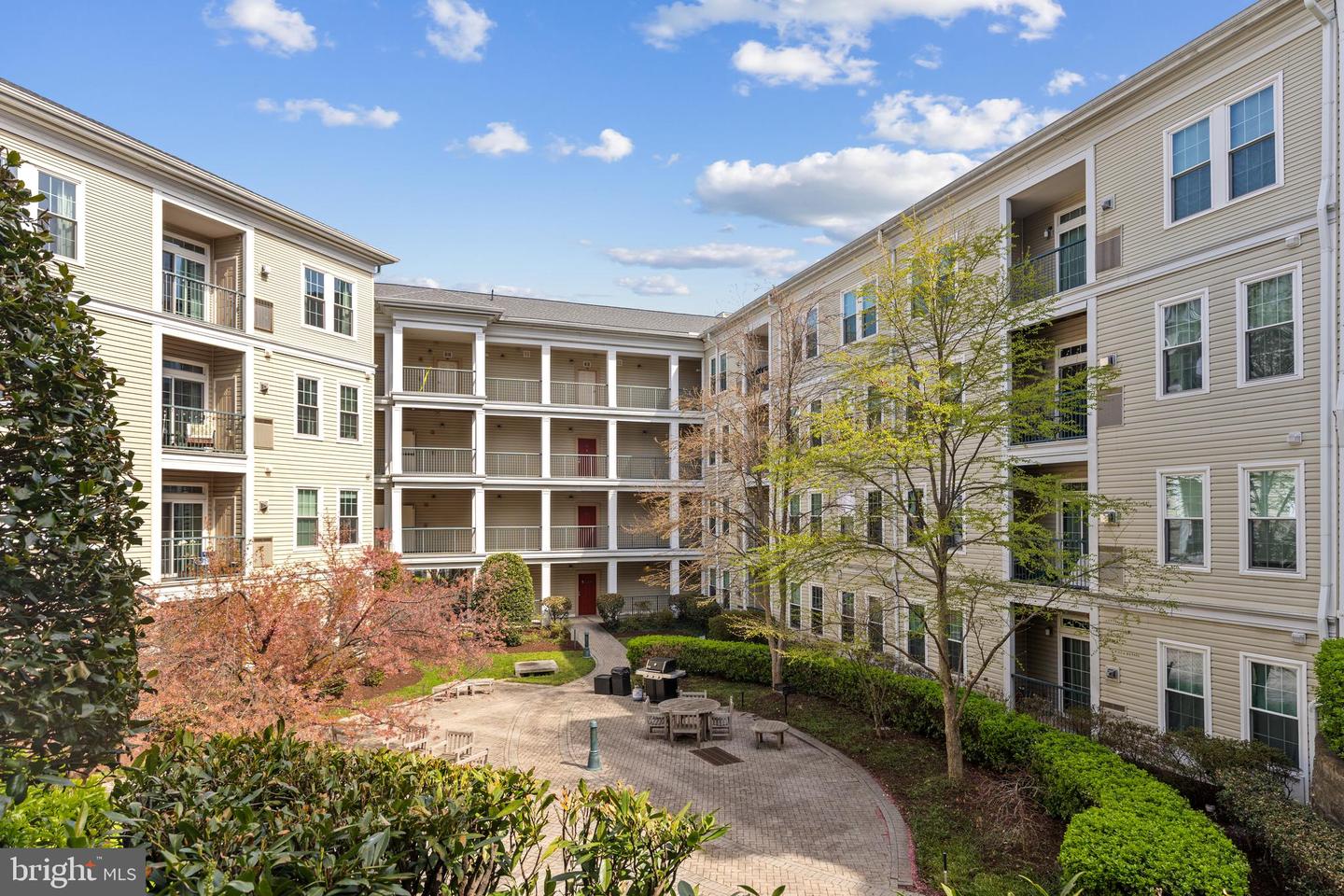 2465 Army Navy Dr #104 Property Photo 16