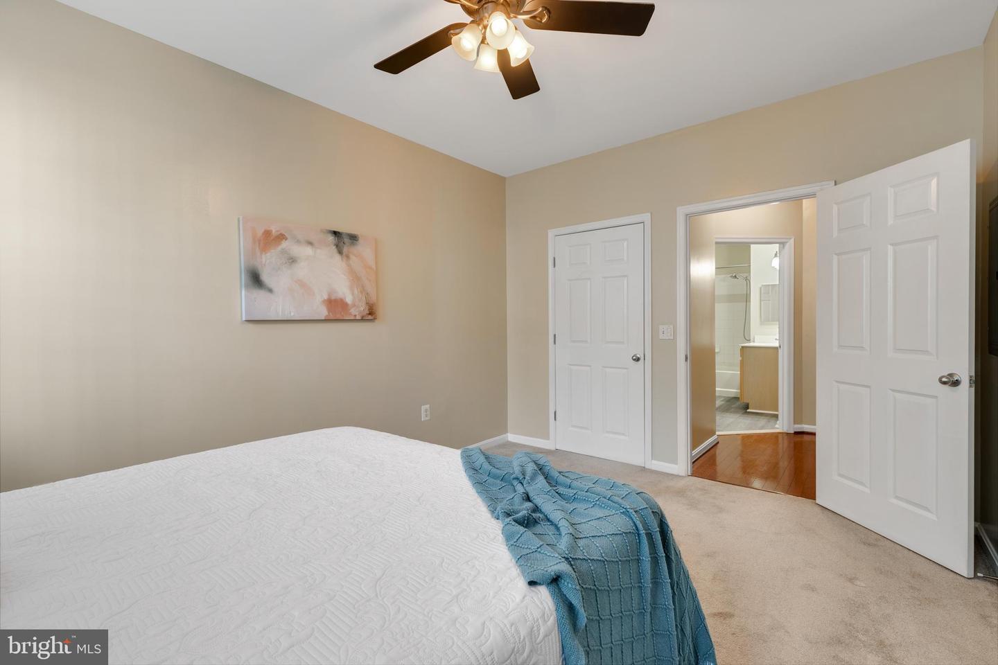 2465 Army Navy Dr #104 Property Photo 23