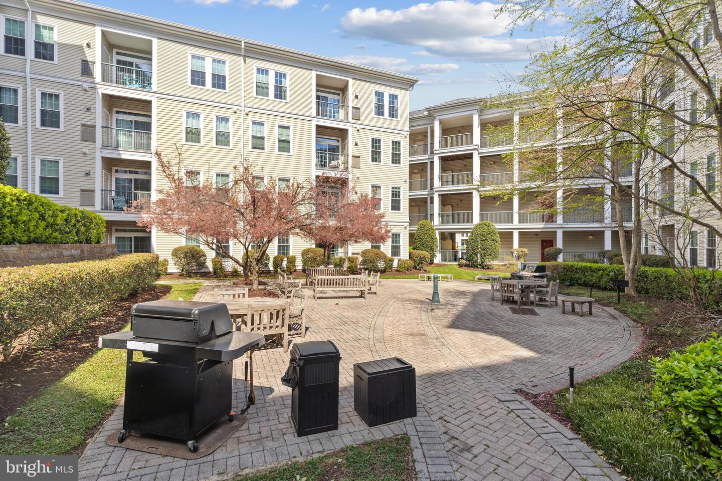 2465 Army Navy Dr #104 Property Photo 29