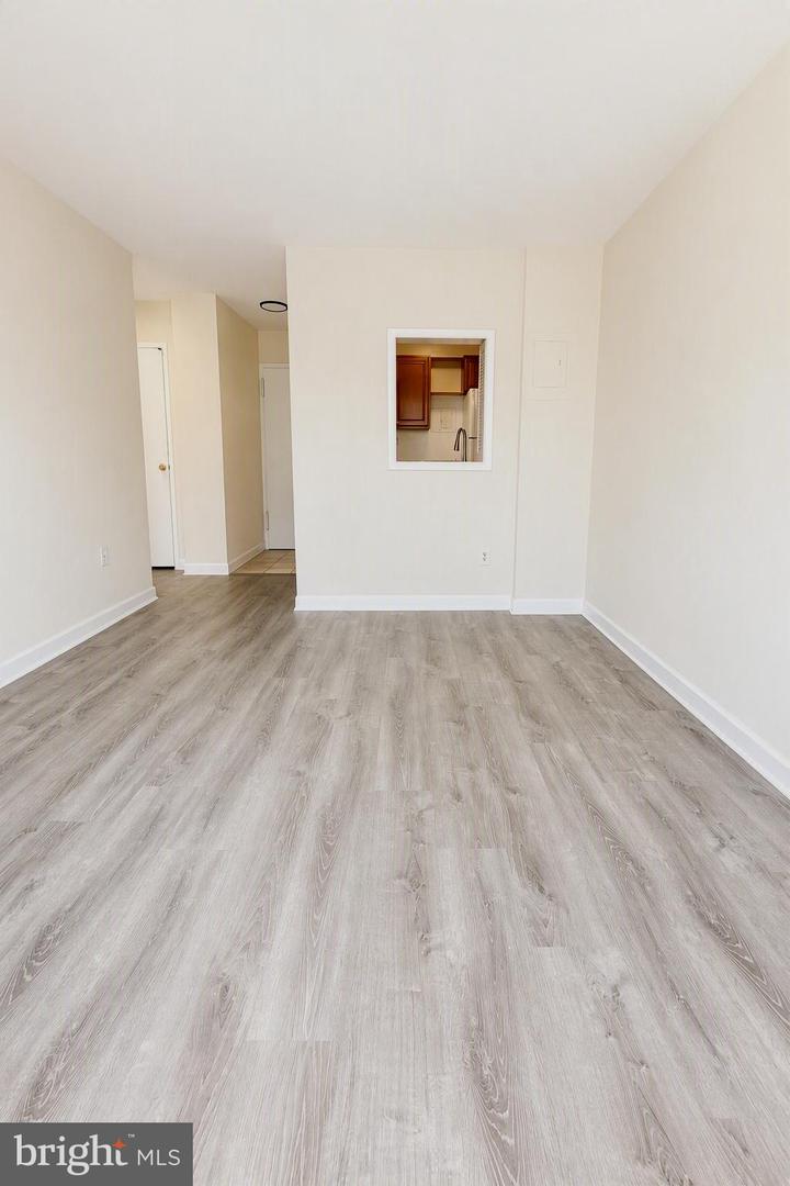 1111 Arlington Blvd #928 Property Photo 3