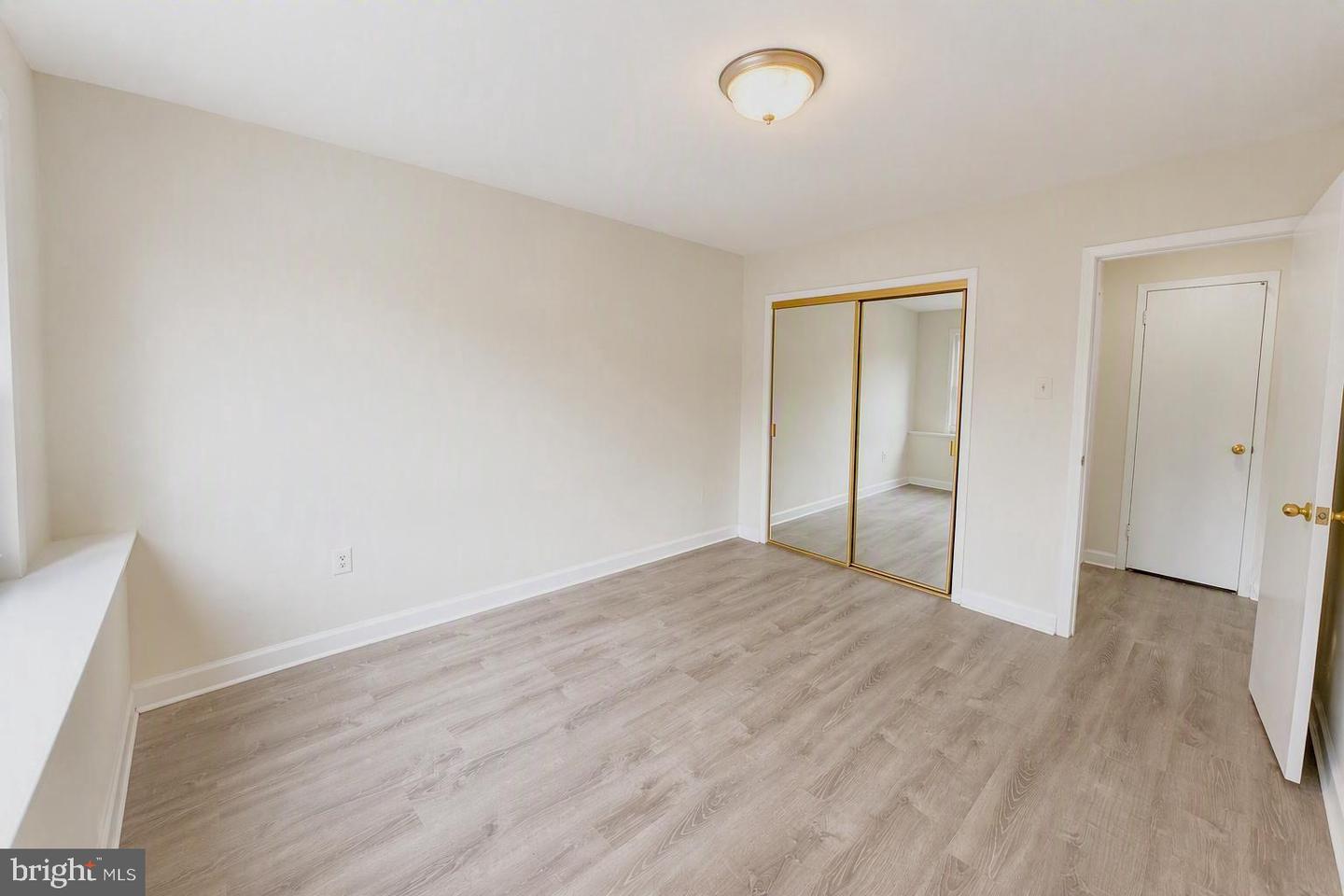 1111 Arlington Blvd #928 Property Photo 4